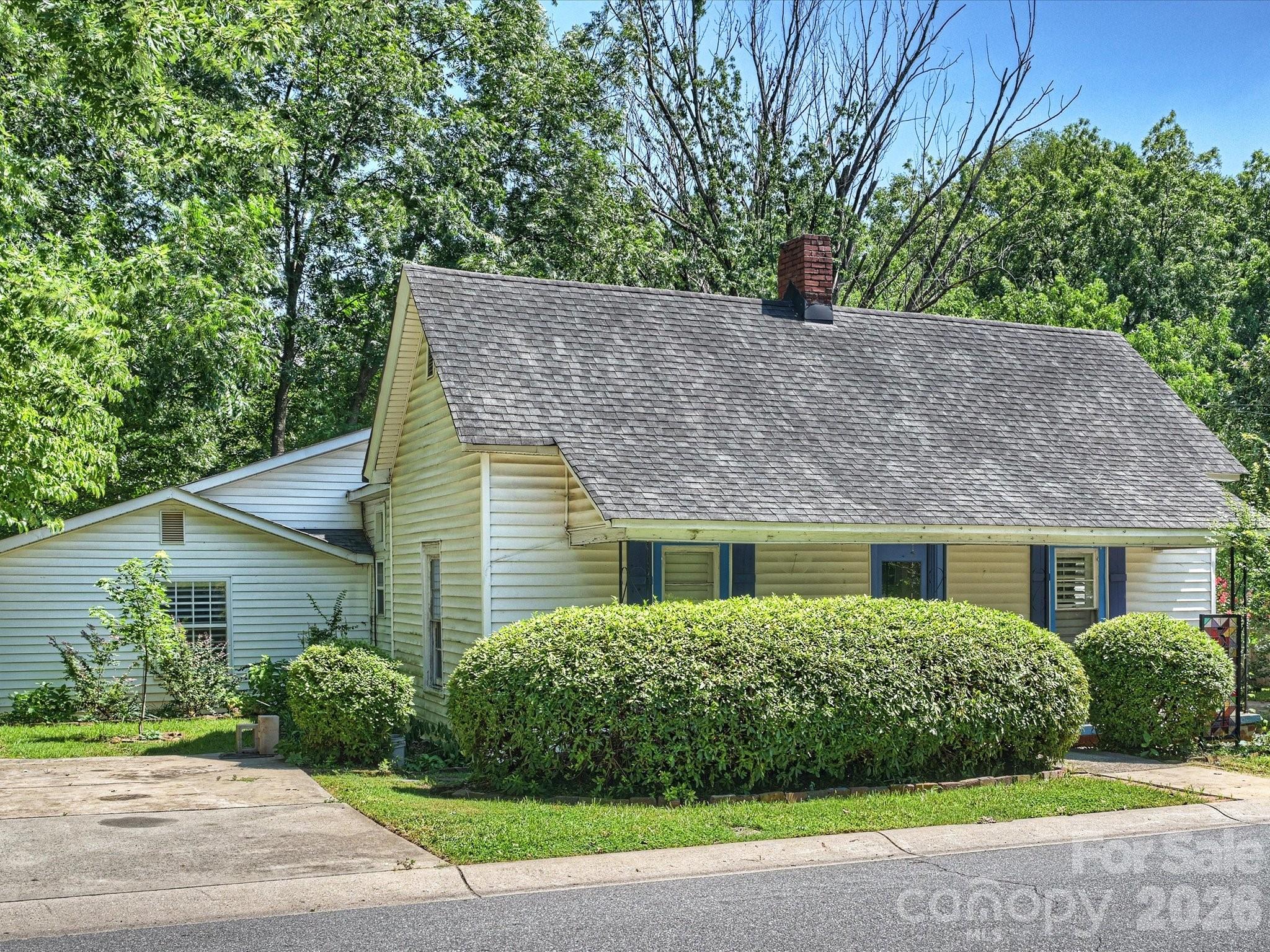 3014 Yadkin Avenue Property Photo 1