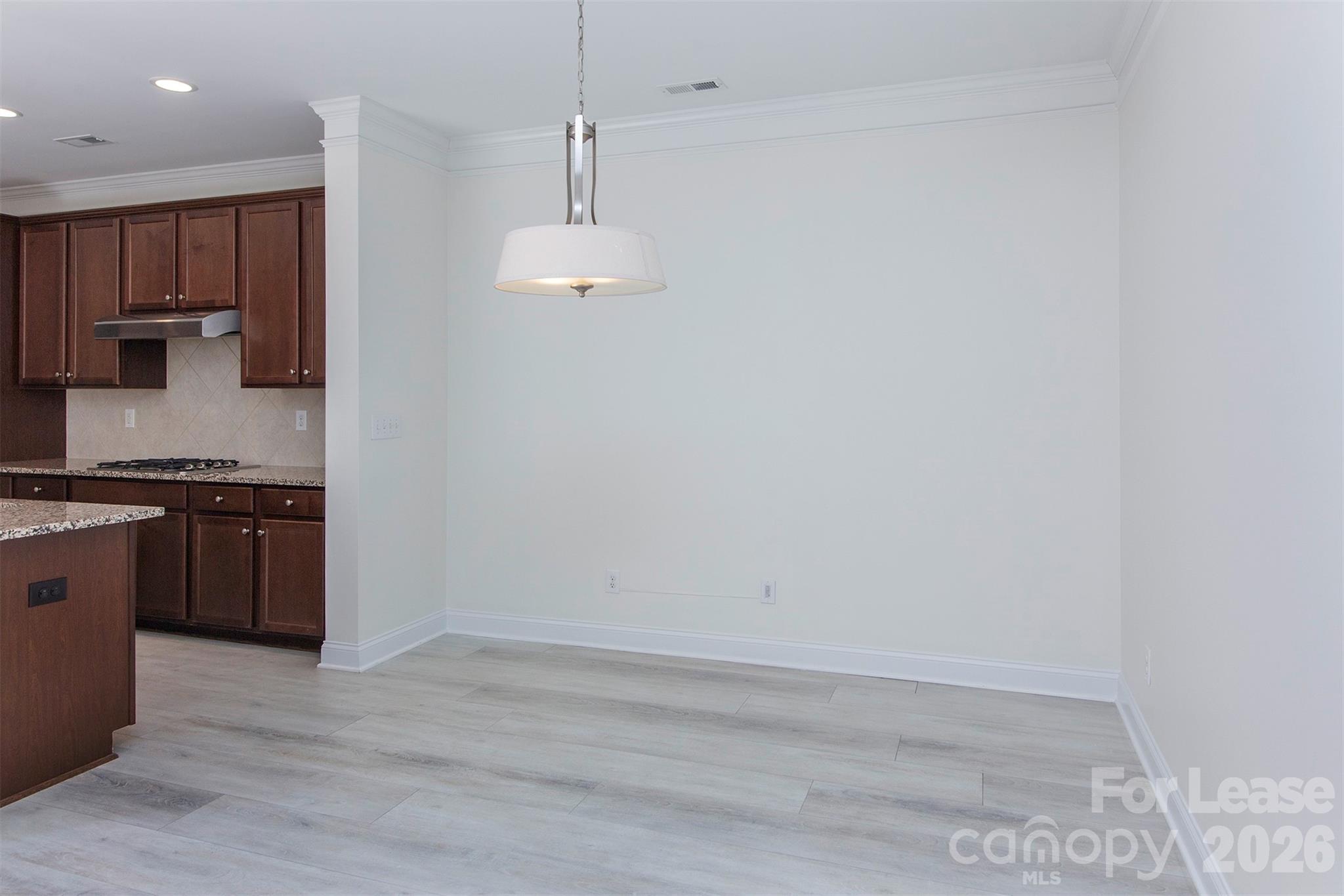 2231 Eversham Drive Property Photo 9