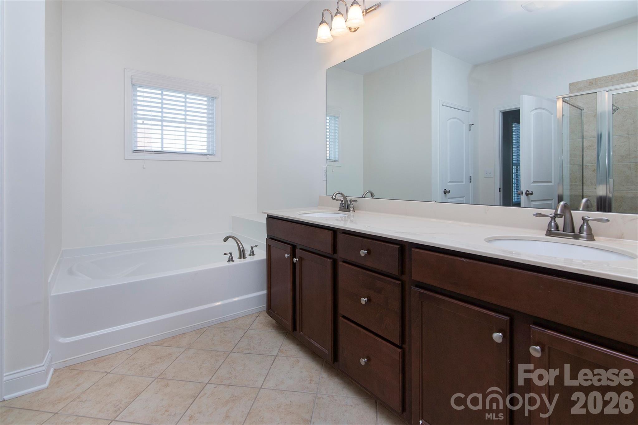 2231 Eversham Drive Property Photo 16