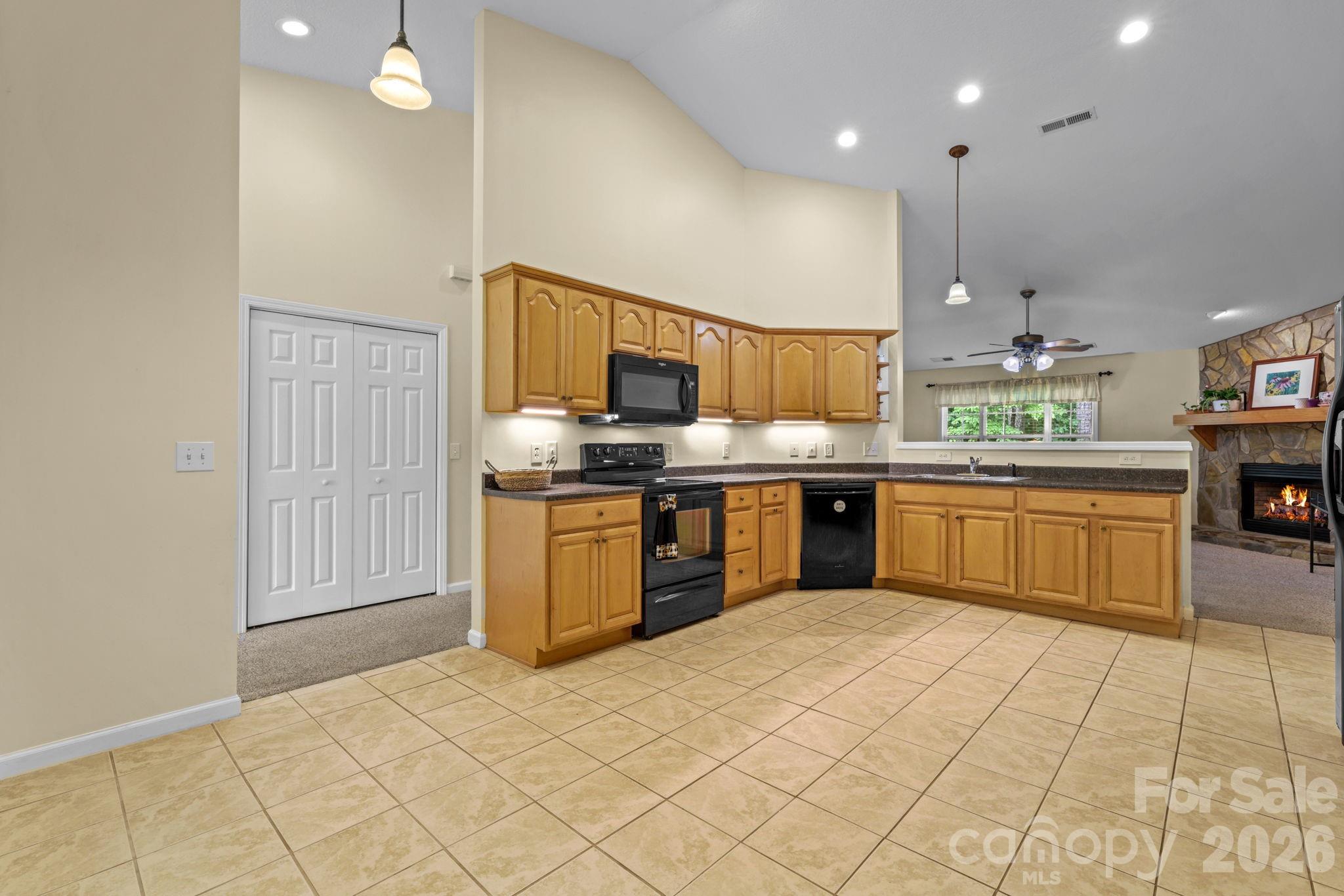 17 Coventry Circle Property Photo 5
