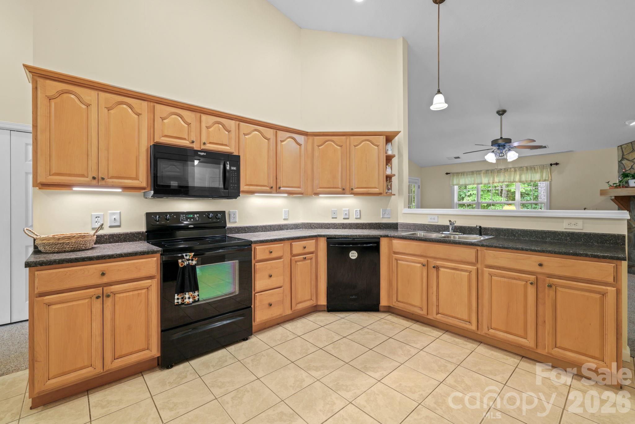 17 Coventry Circle Property Photo 6