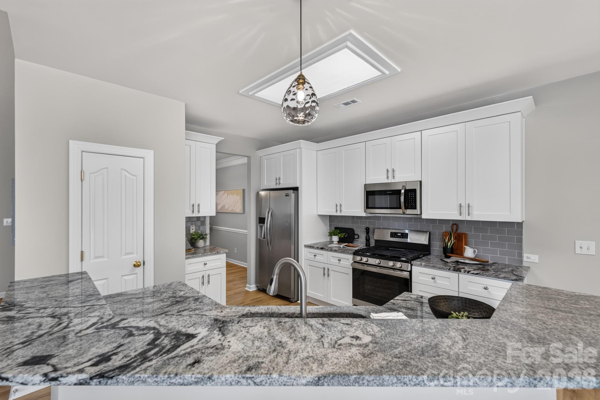 15611 Prescott Hill Avenue Property Photo 11