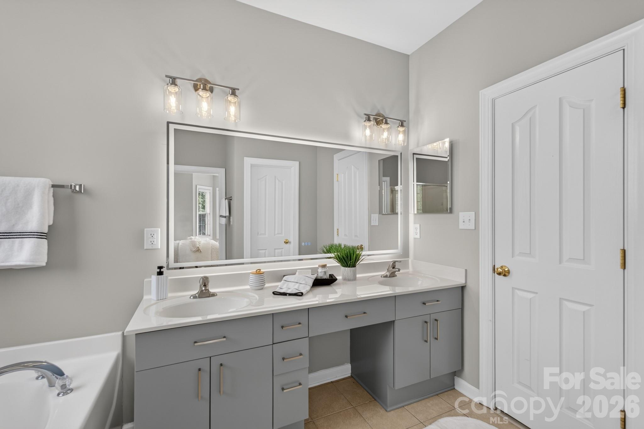 15611 Prescott Hill Avenue Property Photo 16