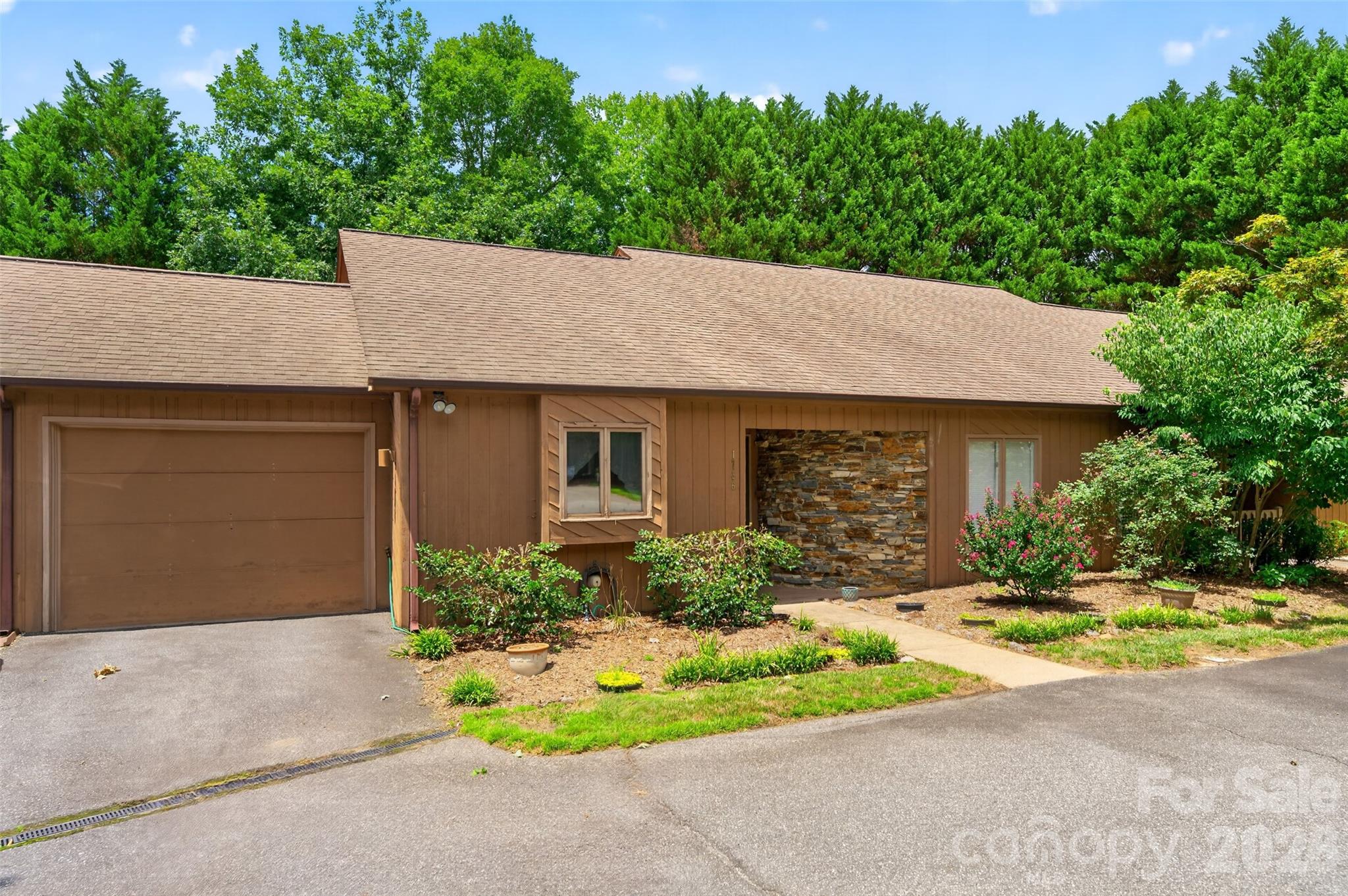 1736 12th Street Property Photo 1