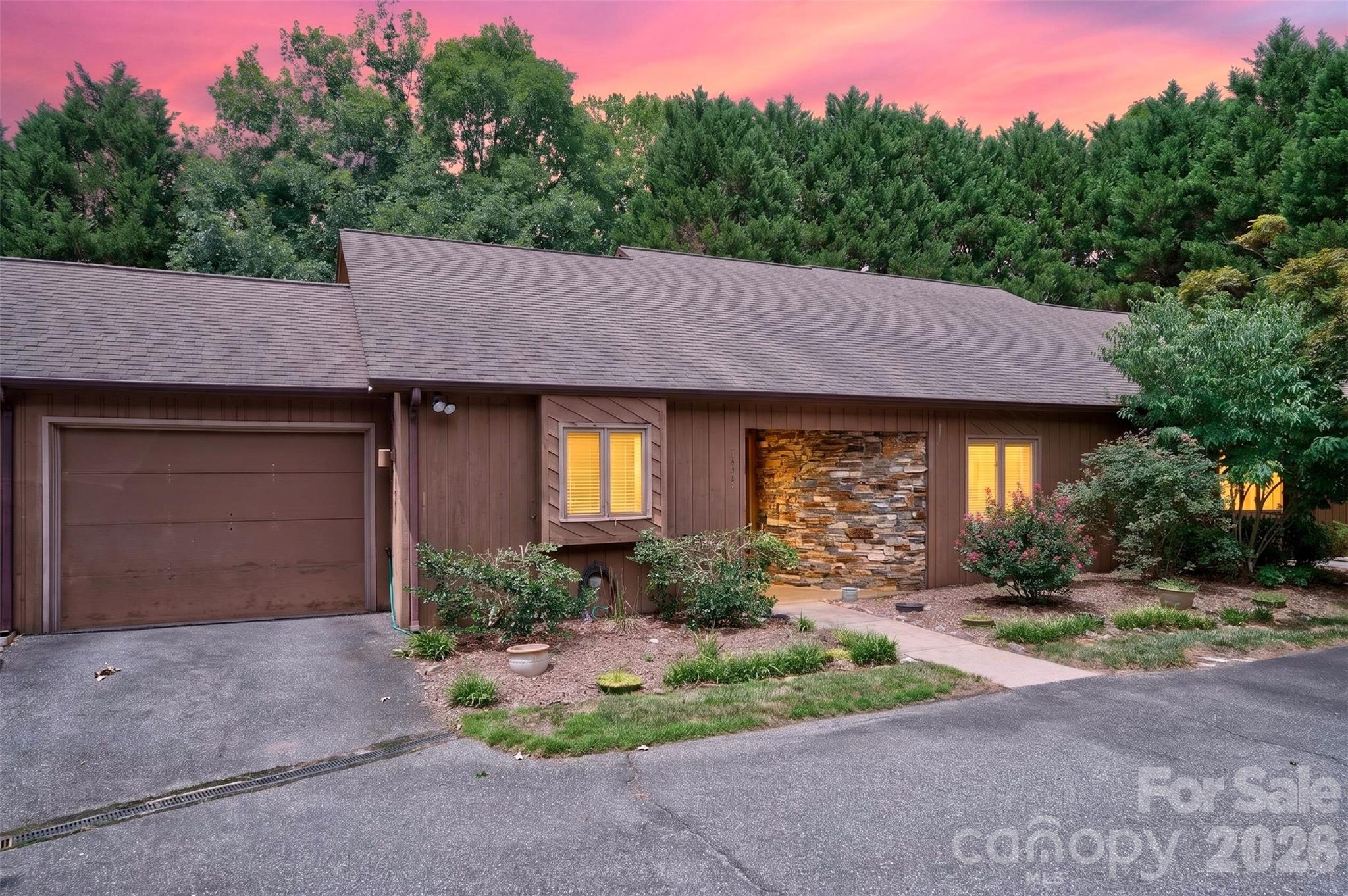 1736 12th Street Property Photo 2