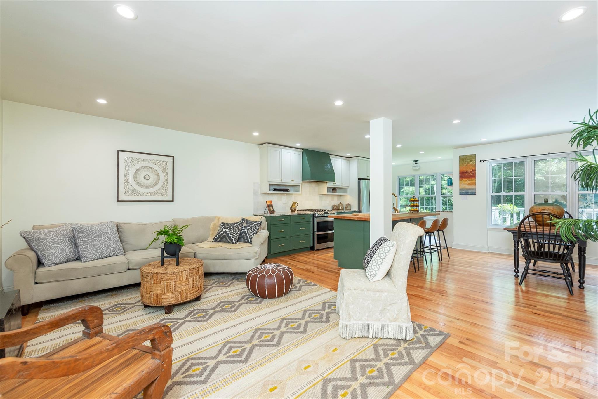 90 Pine Forest Drive Property Photo 4