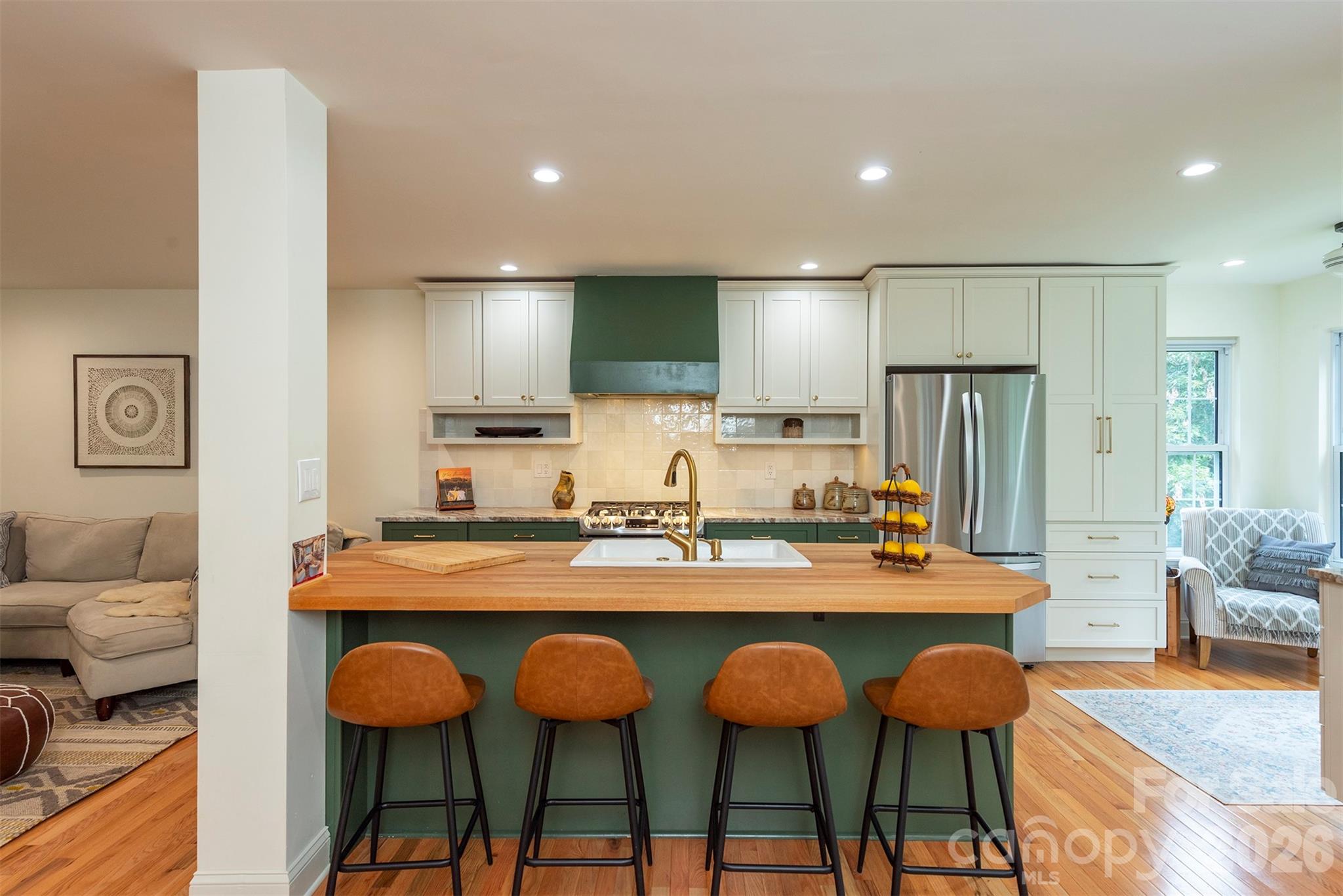 90 Pine Forest Drive Property Photo 8