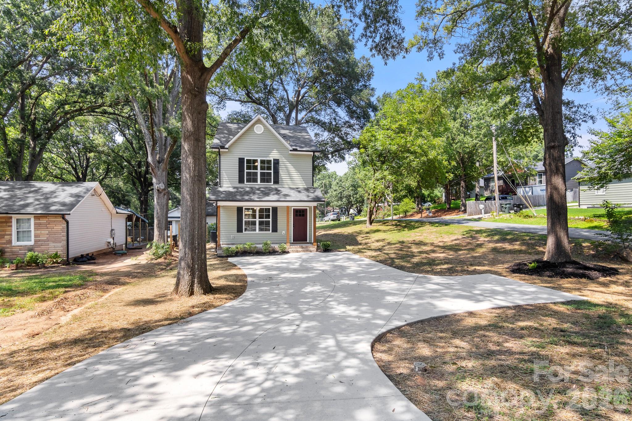 600 Sunderland Road Property Photo 2