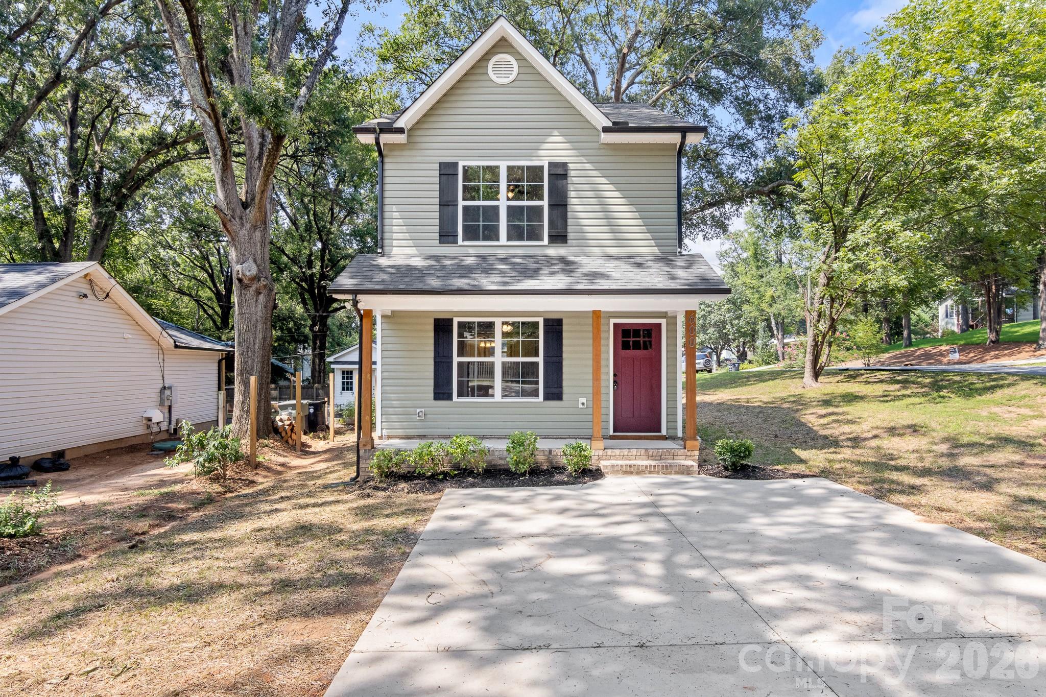 600 Sunderland Road Property Photo 4