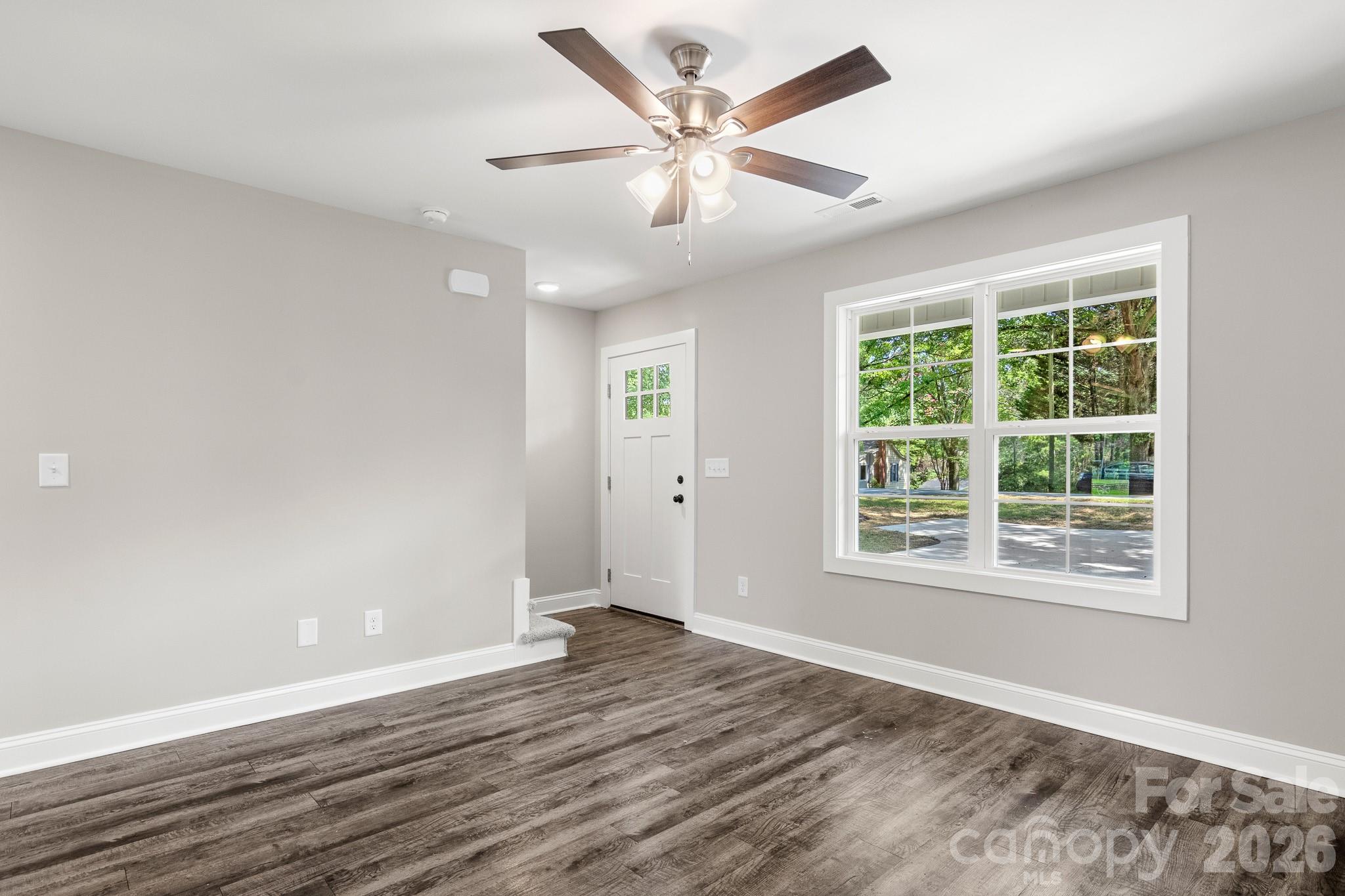 600 Sunderland Road Property Photo 6