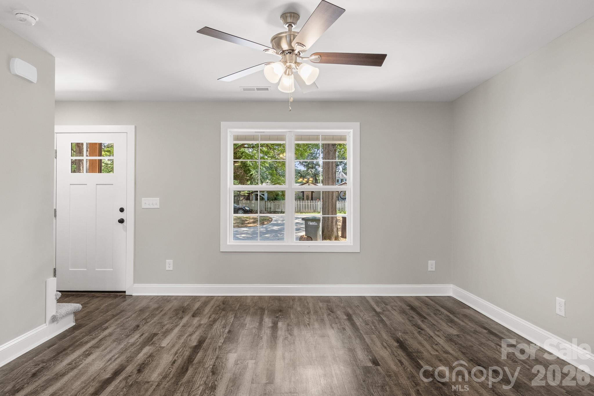 600 Sunderland Road Property Photo 10