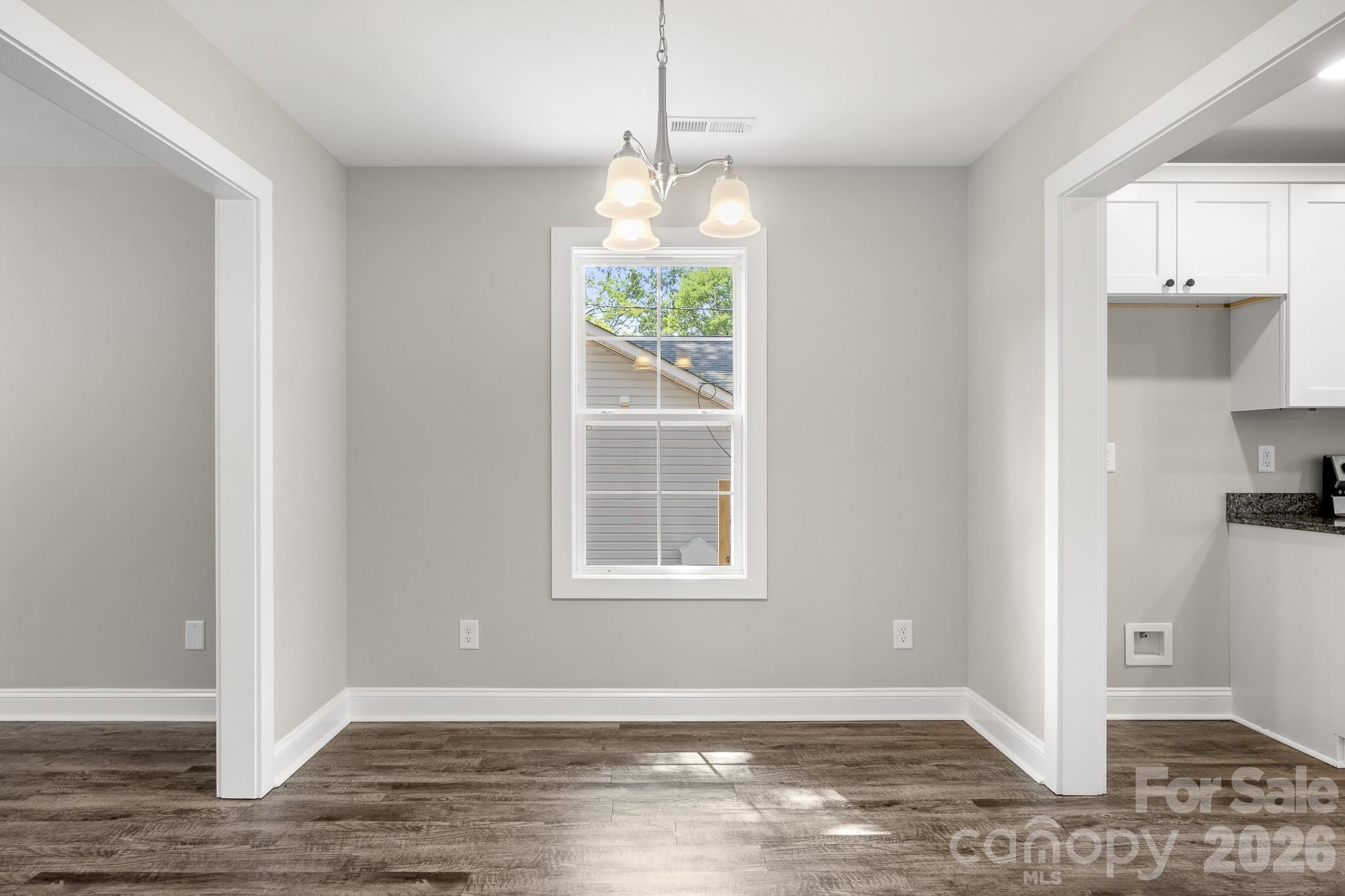 600 Sunderland Road Property Photo 11