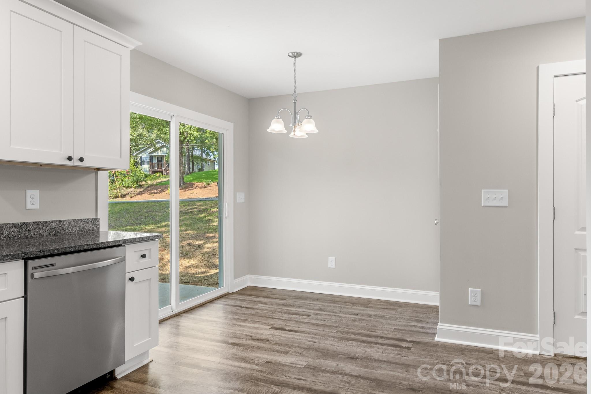 600 Sunderland Road Property Photo 16