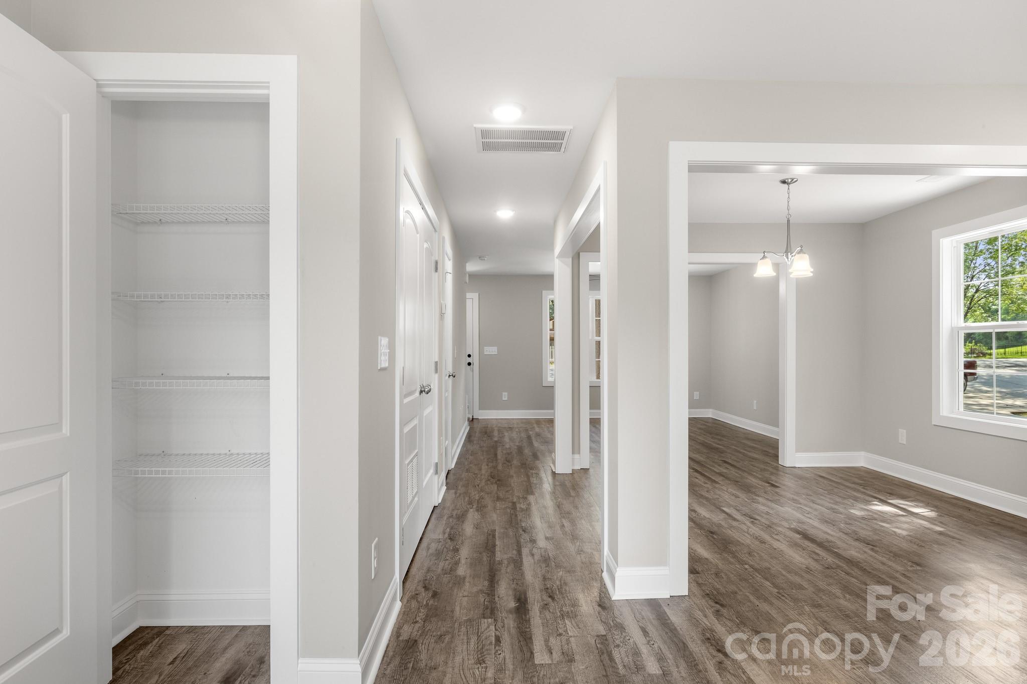 600 Sunderland Road Property Photo 19