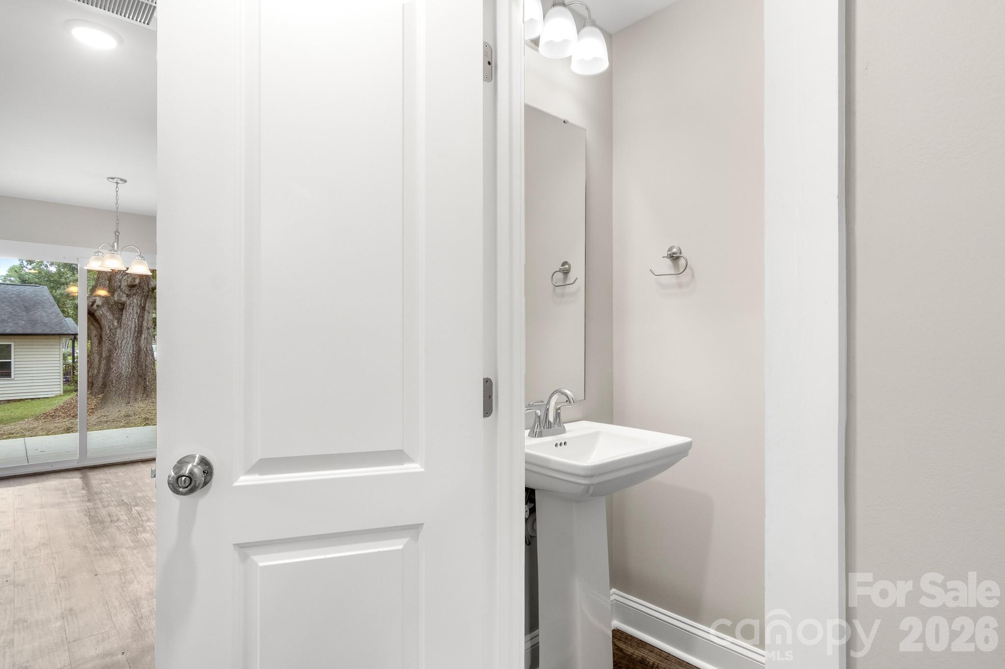 600 Sunderland Road Property Photo 21