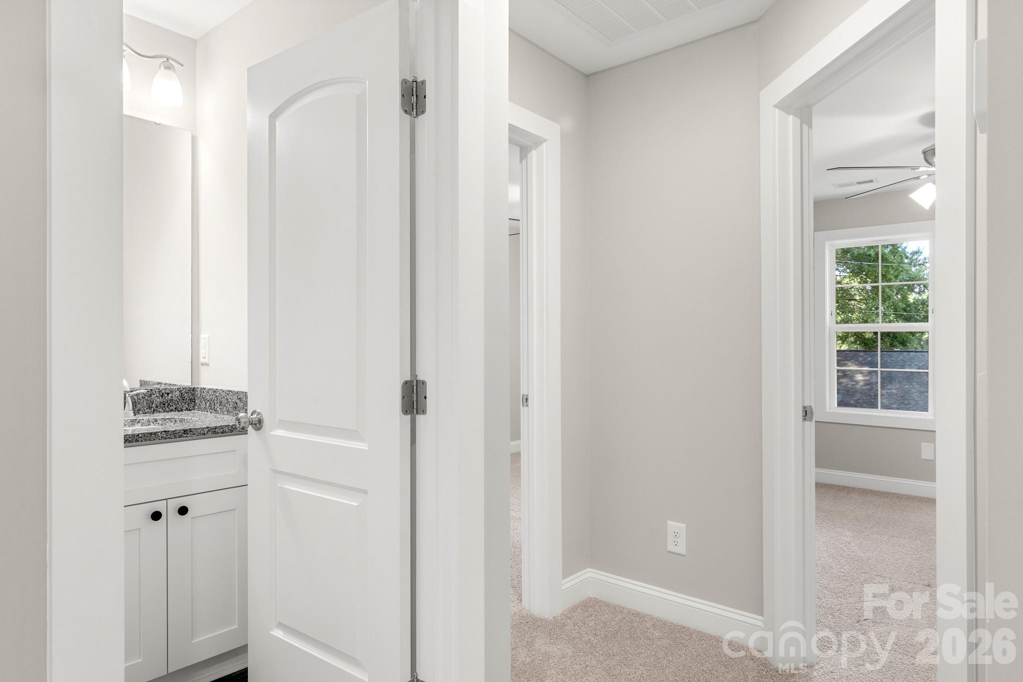 600 Sunderland Road Property Photo 23