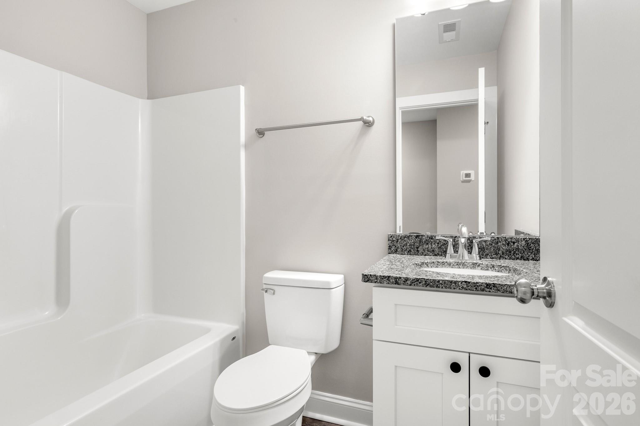 600 Sunderland Road Property Photo 28