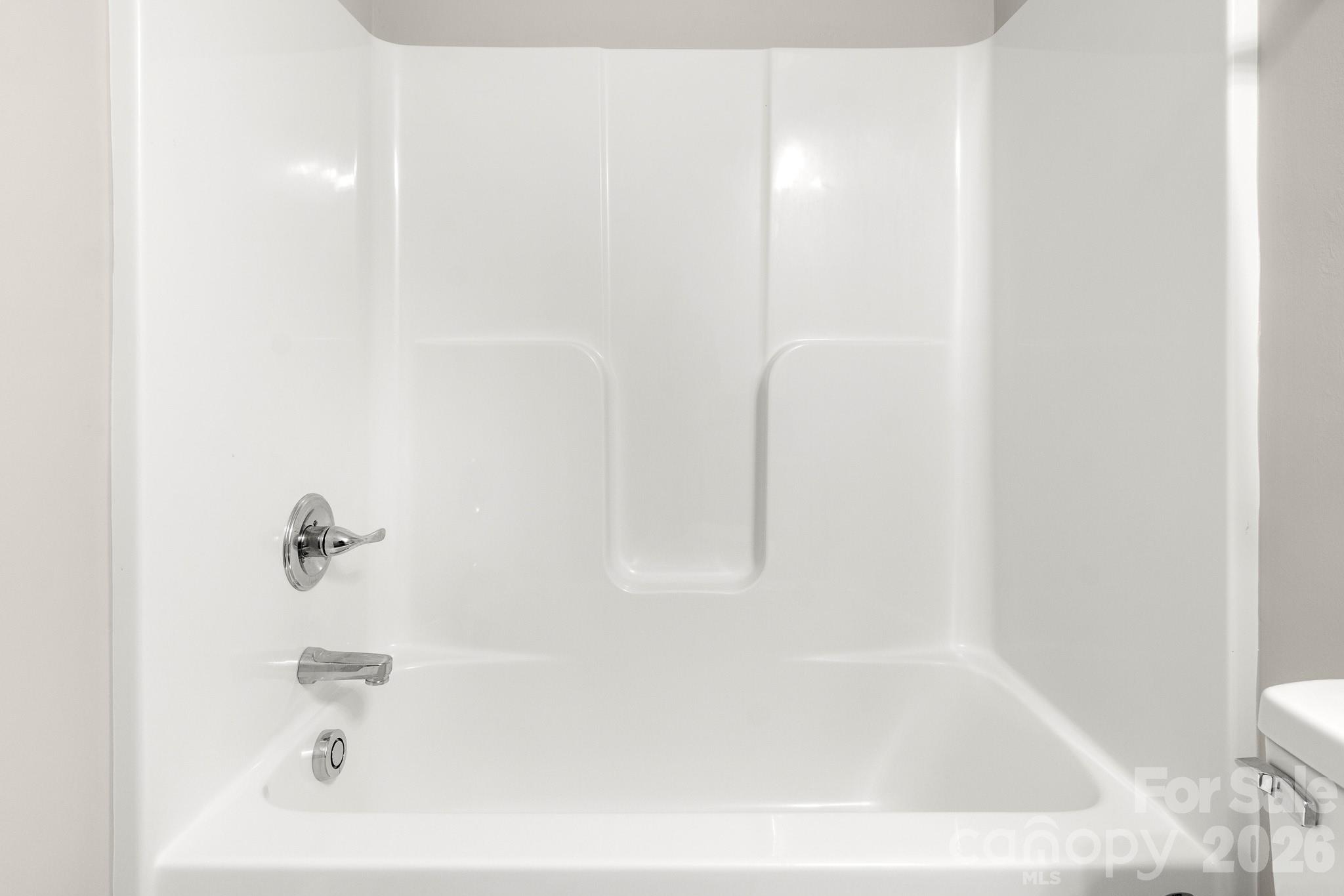 600 Sunderland Road Property Photo 29