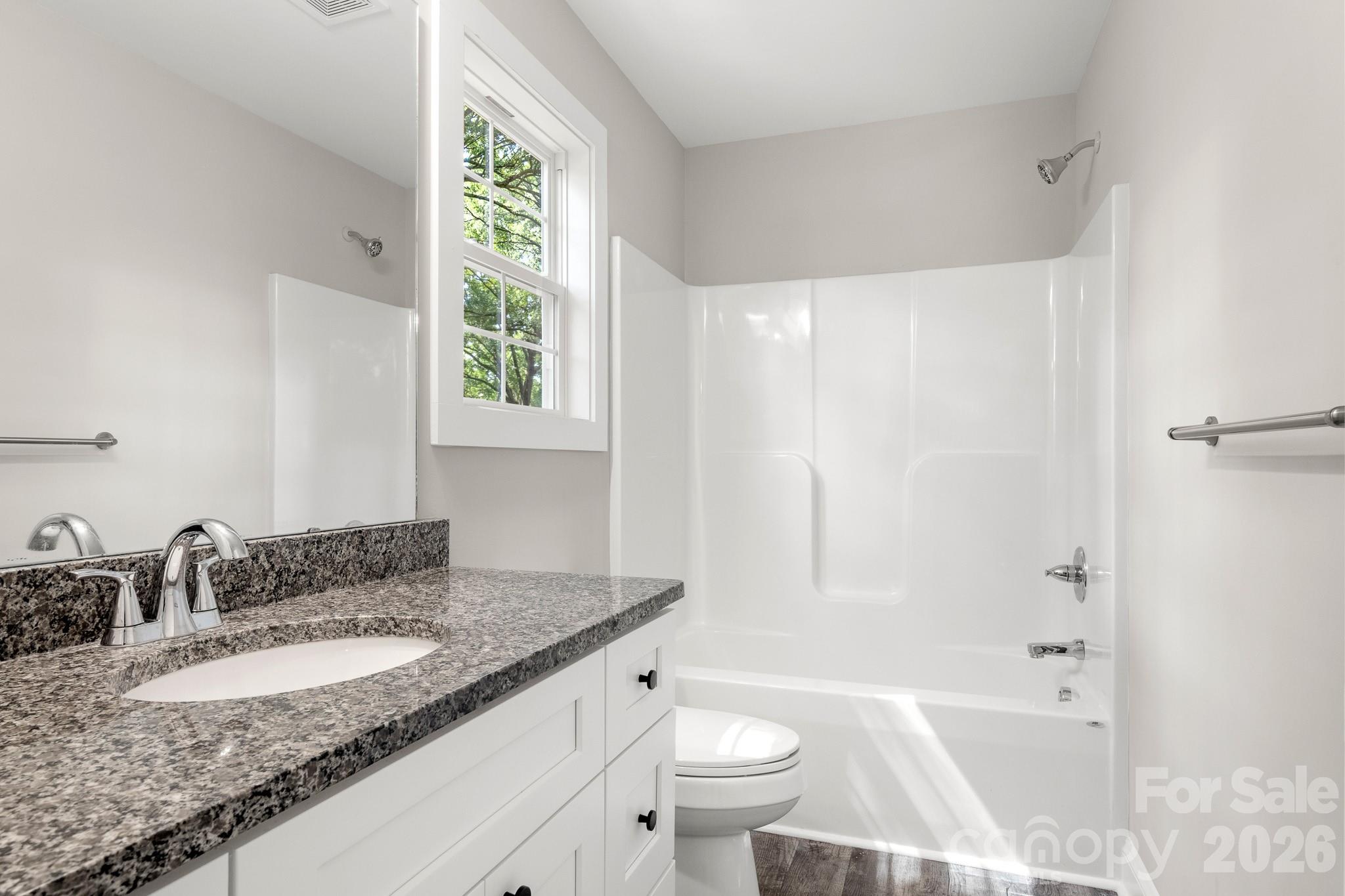 600 Sunderland Road Property Photo 35