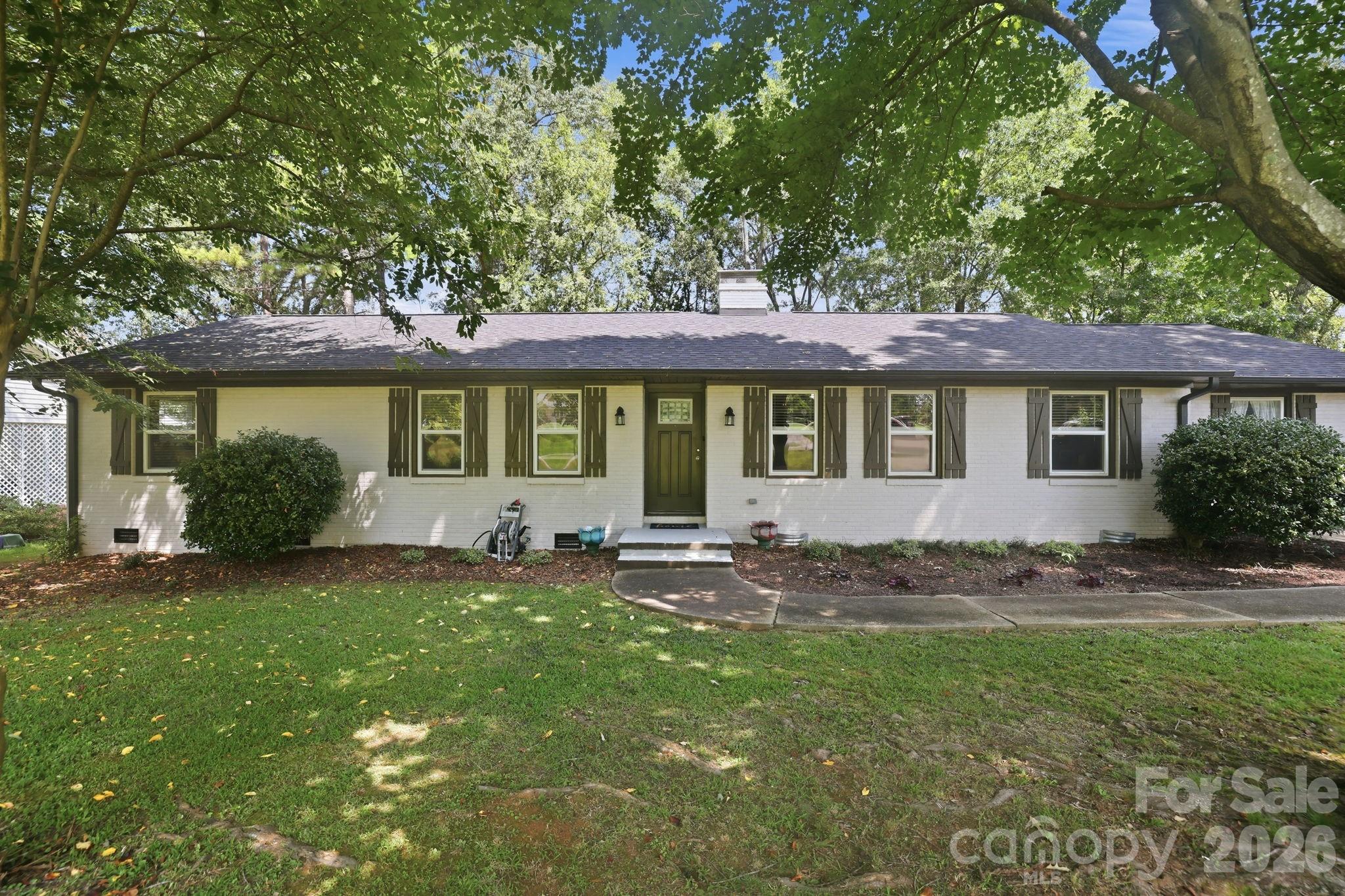 1053 Christopher Circle Property Photo 1
