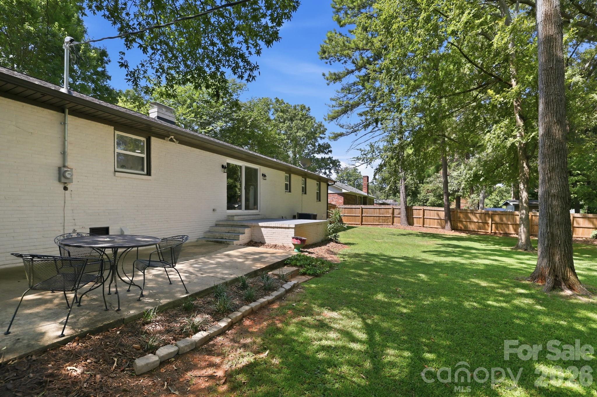 1053 Christopher Circle Property Photo 32