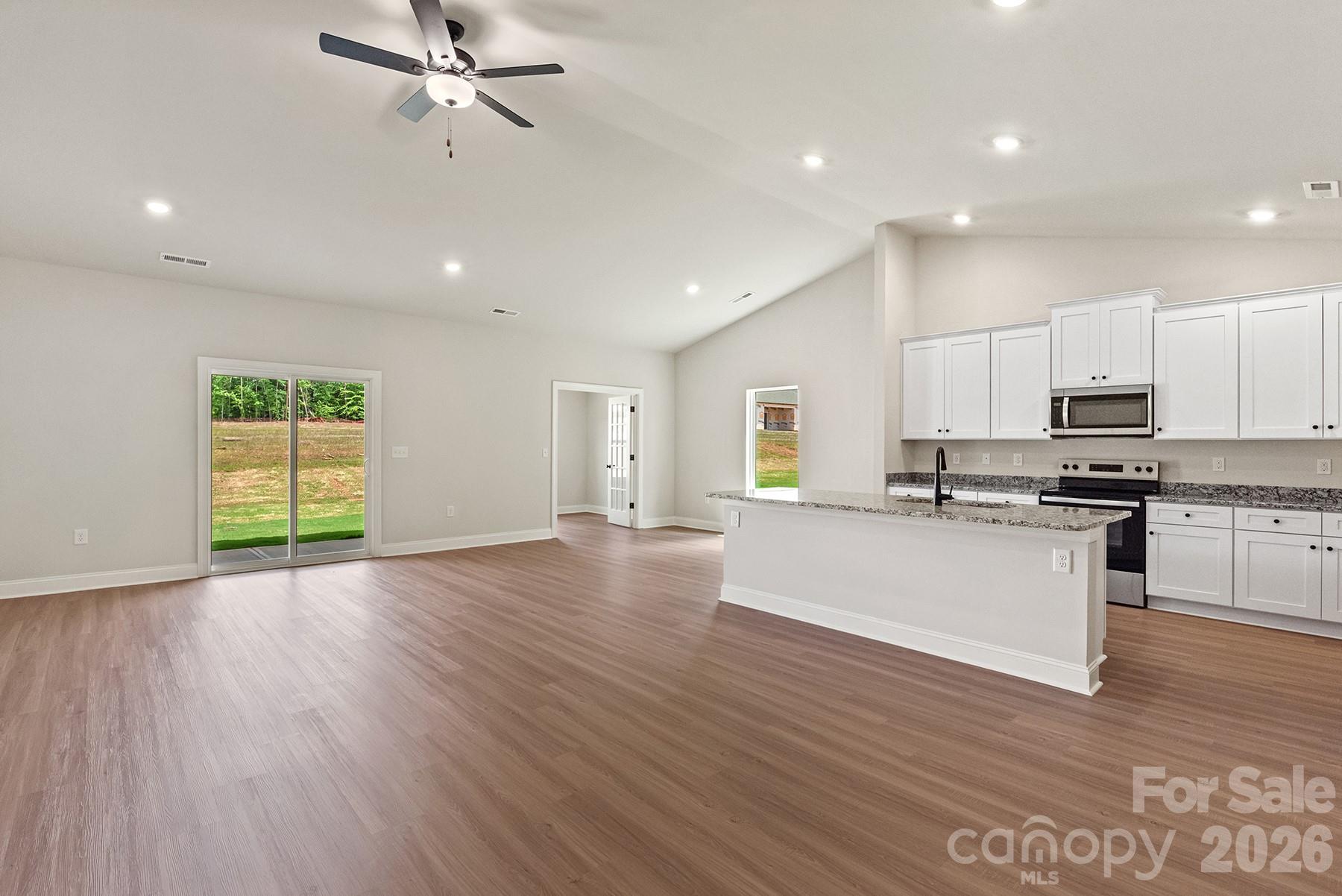 8121 Cravat Court Property Photo 5