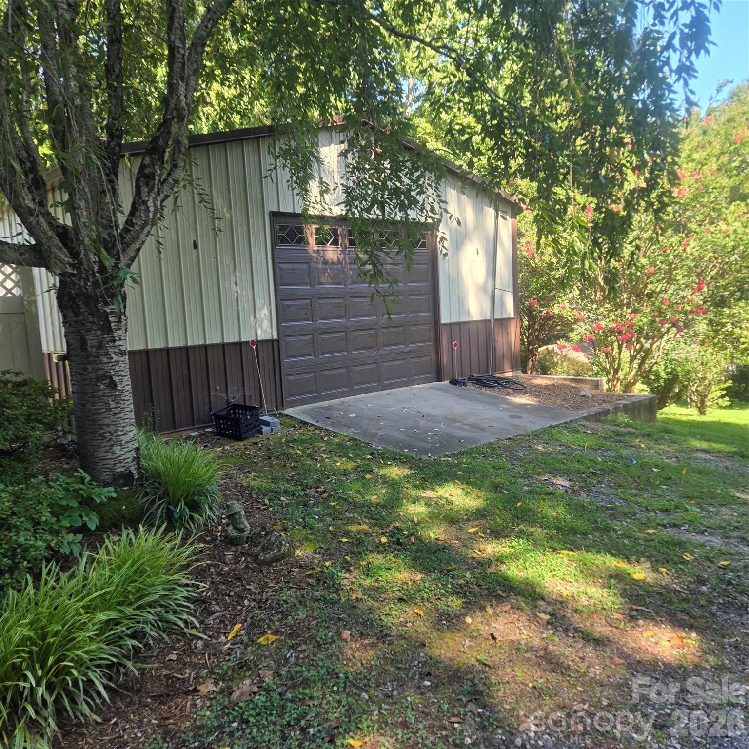 2734 Orchard Street Property Photo 4