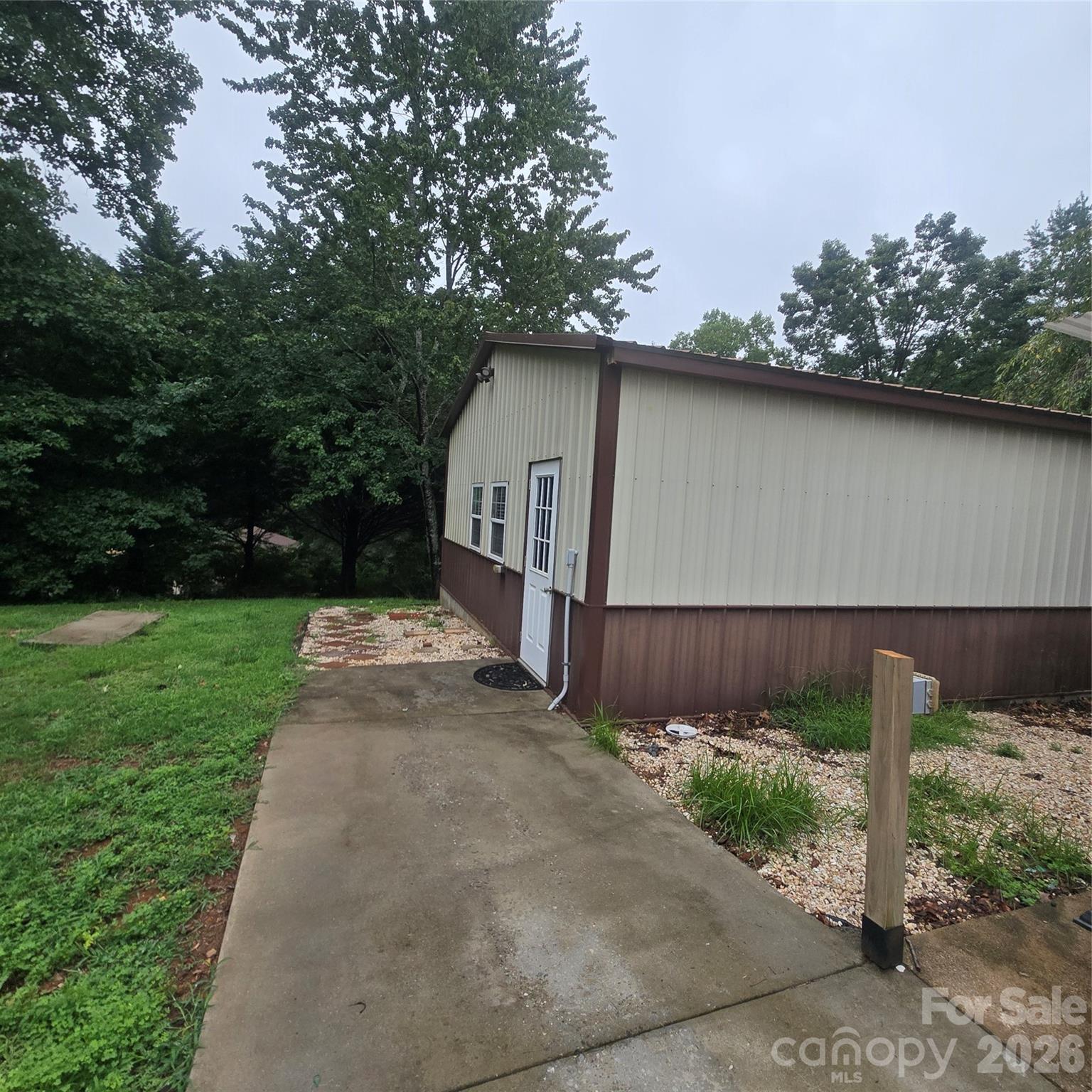 2734 Orchard Street Property Photo 5