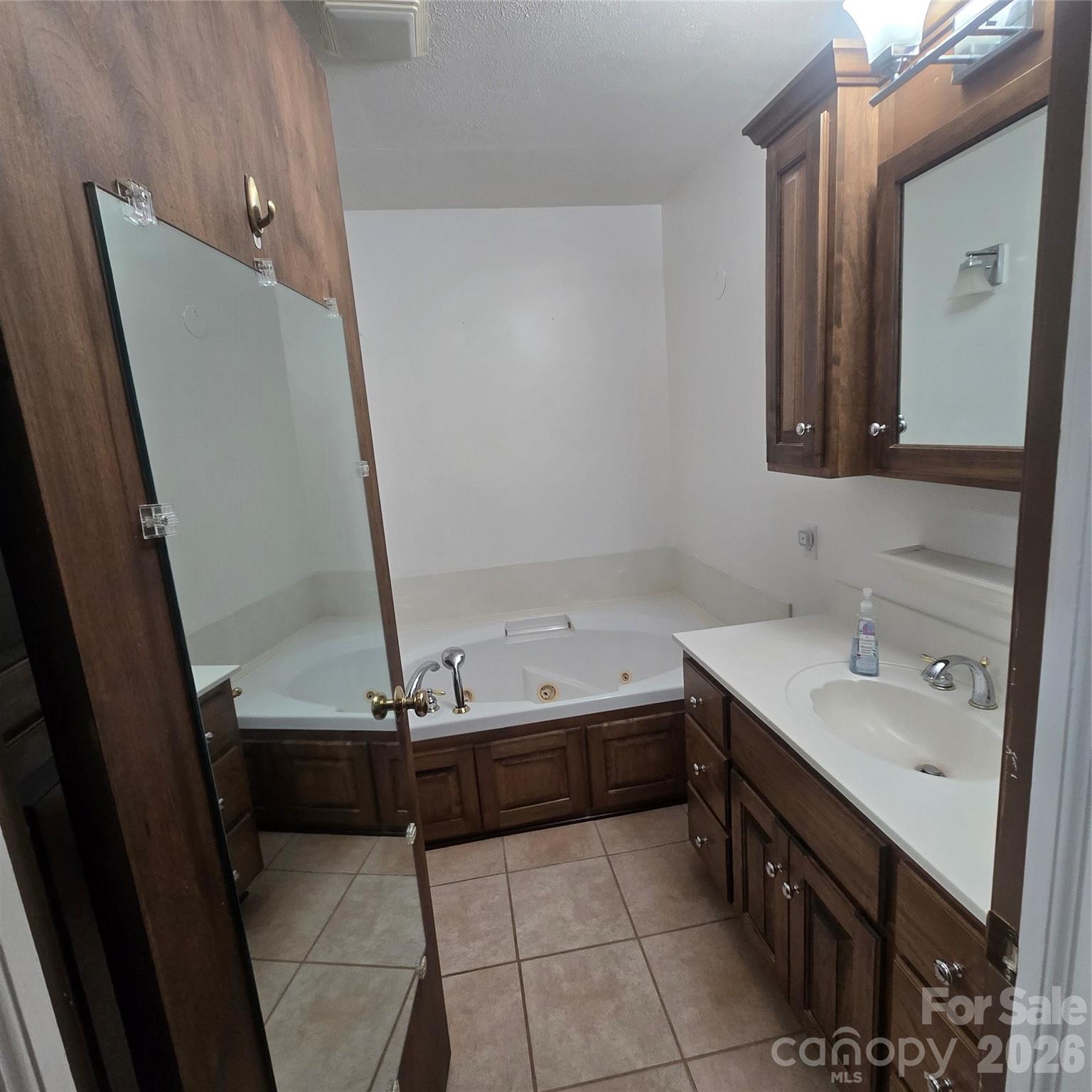 2734 Orchard Street Property Photo 17