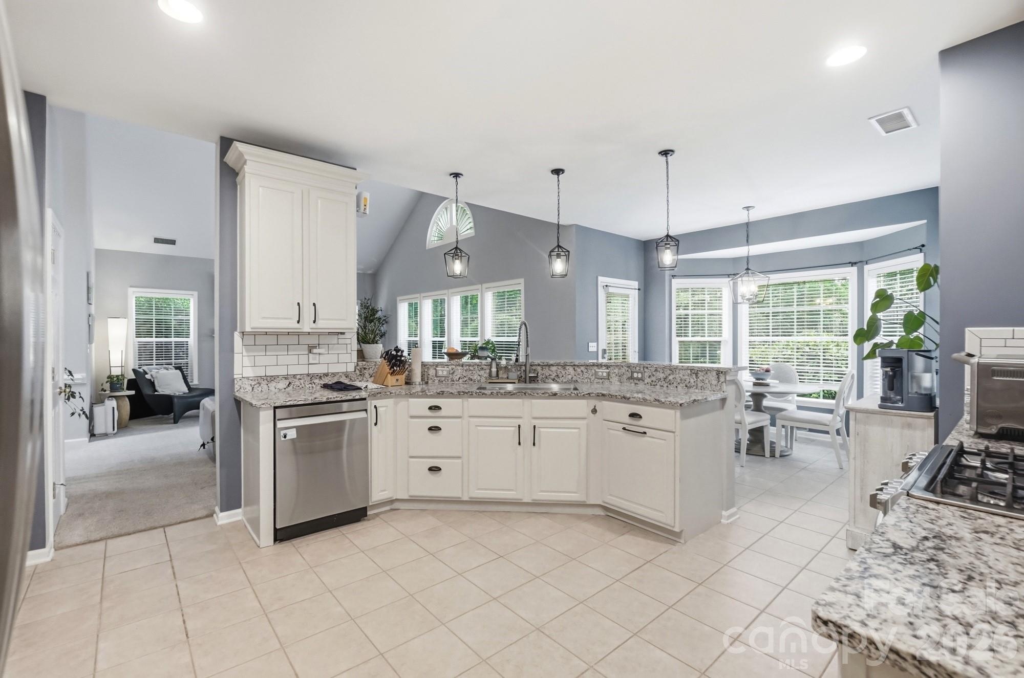 12609 Kemerton Lane Property Photo 8