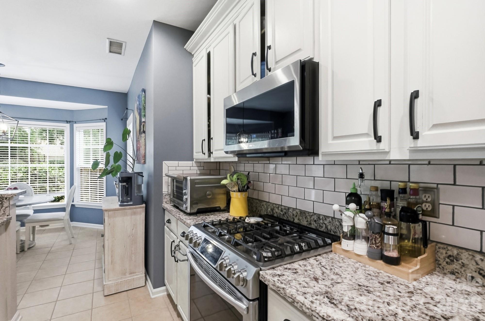 12609 Kemerton Lane Property Photo 11