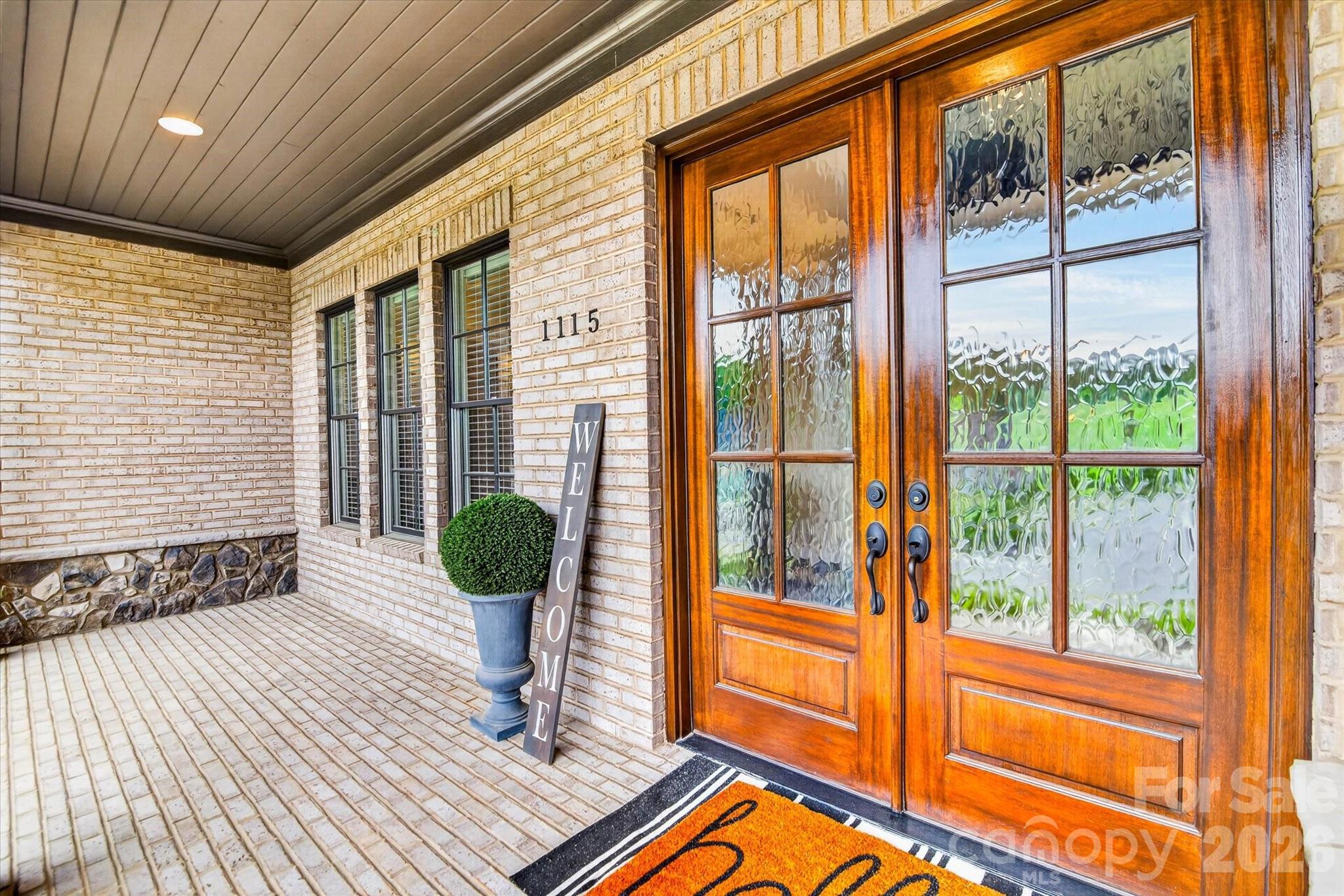 1115 Shelton Oaks Court Property Photo 14