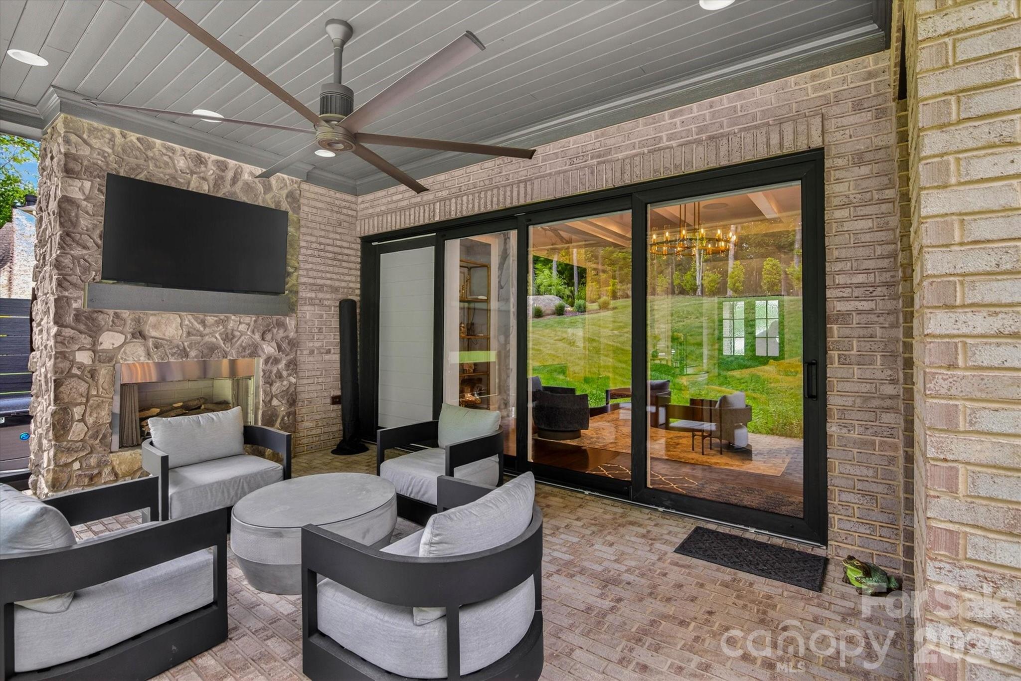 1115 Shelton Oaks Court Property Photo 43