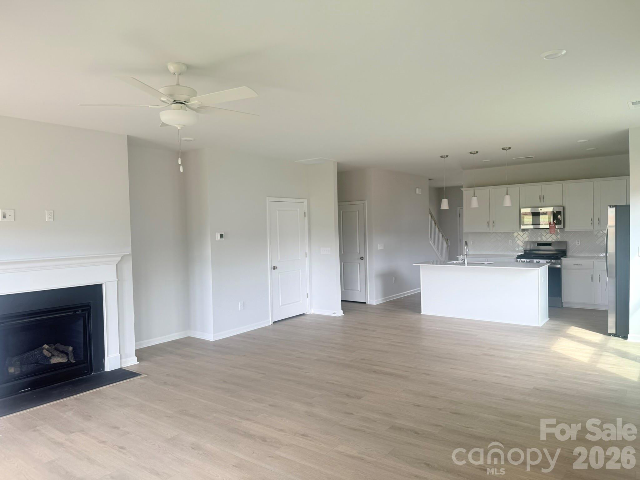 4013 Juno Drive Property Photo 5