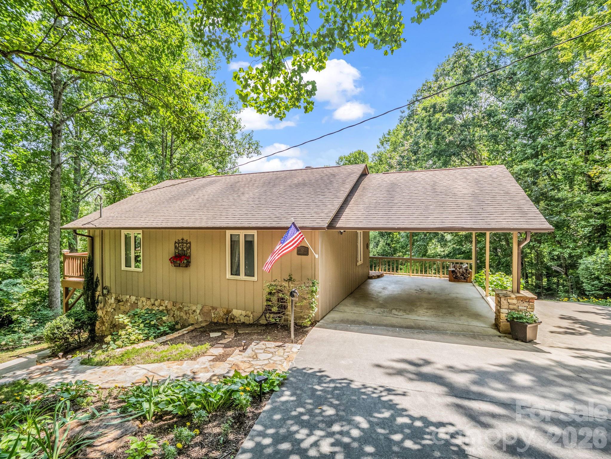 12 Chippewa Trail Property Photo 1