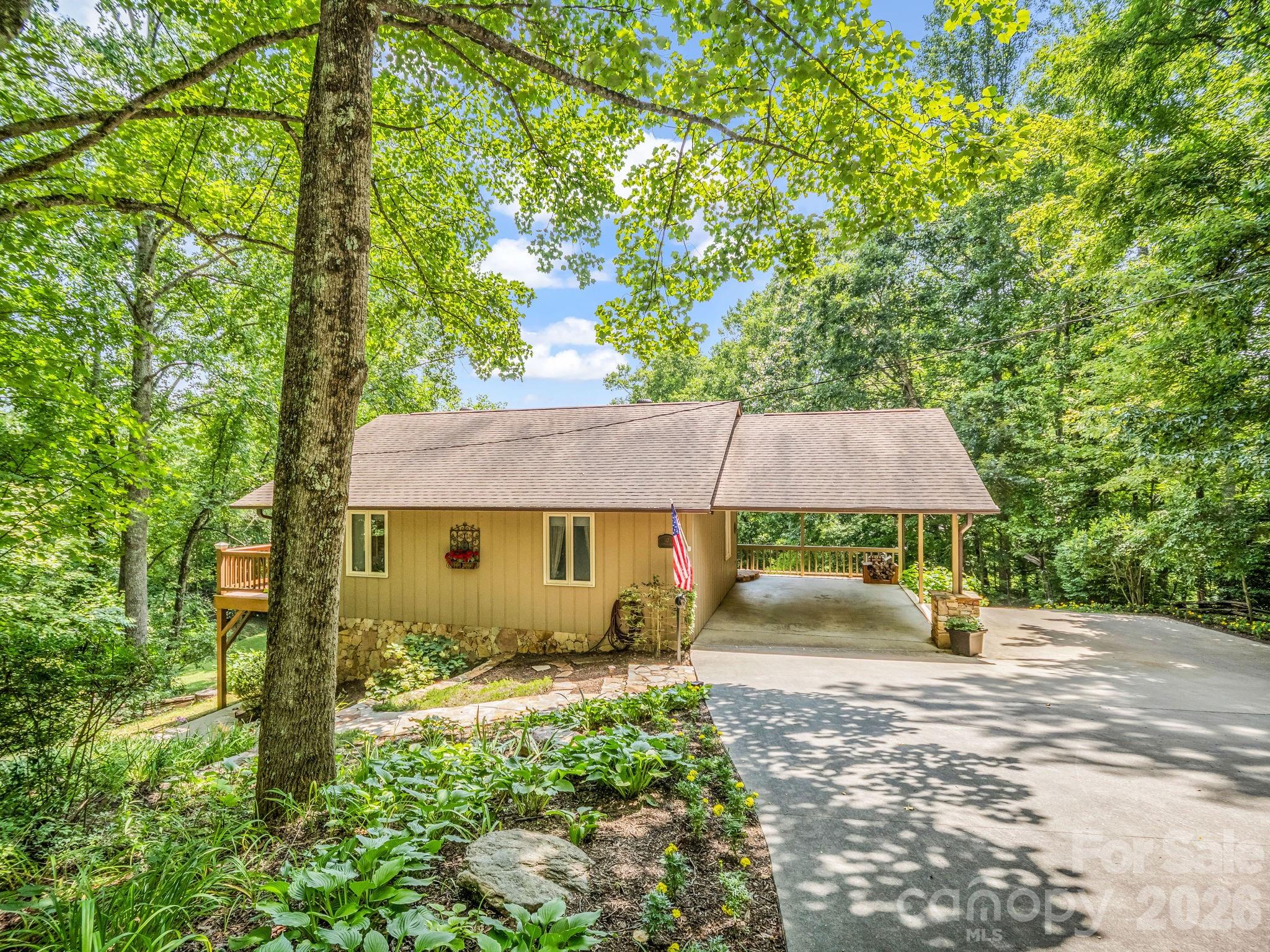 12 Chippewa Trail Property Photo 3