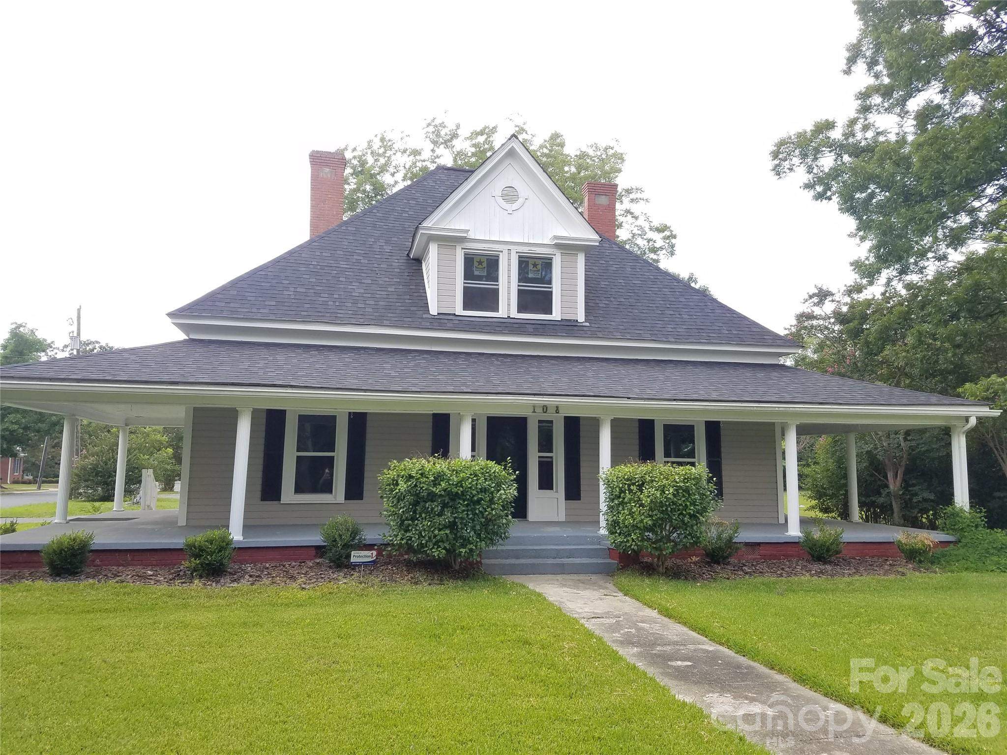 108 S Main Street Property Photo 6
