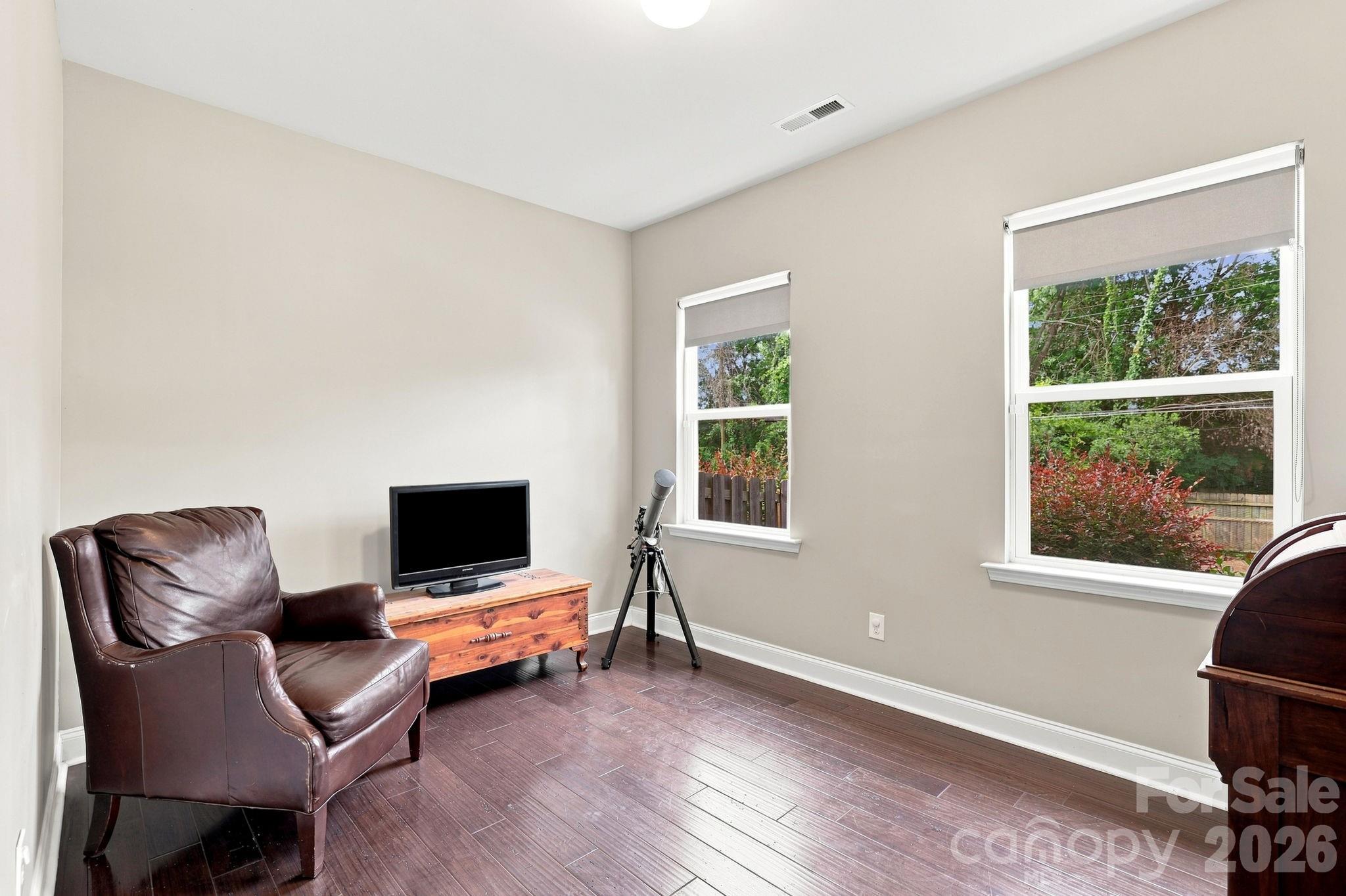 400 Belton Street Property Photo 21