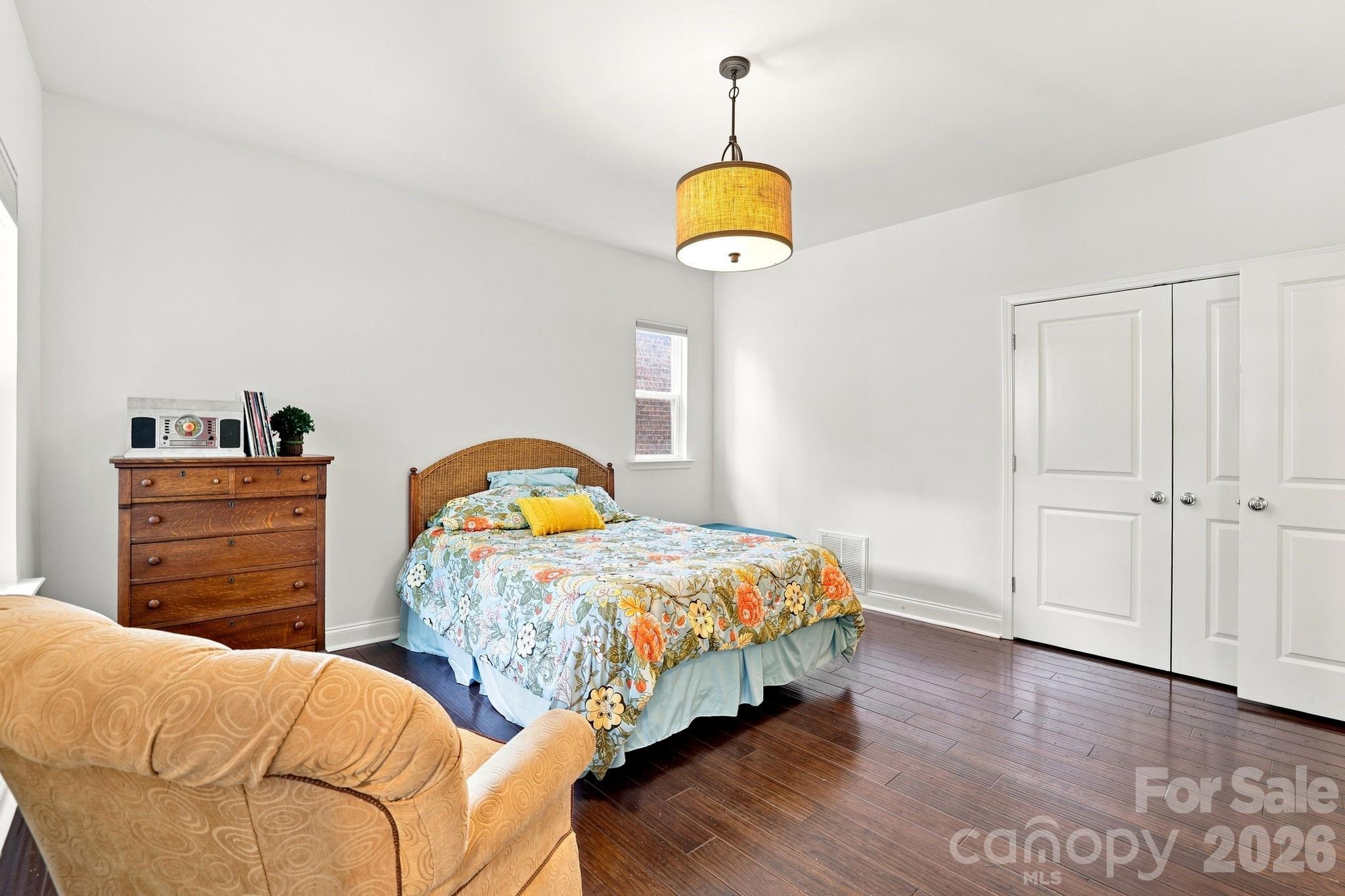 400 Belton Street Property Photo 22