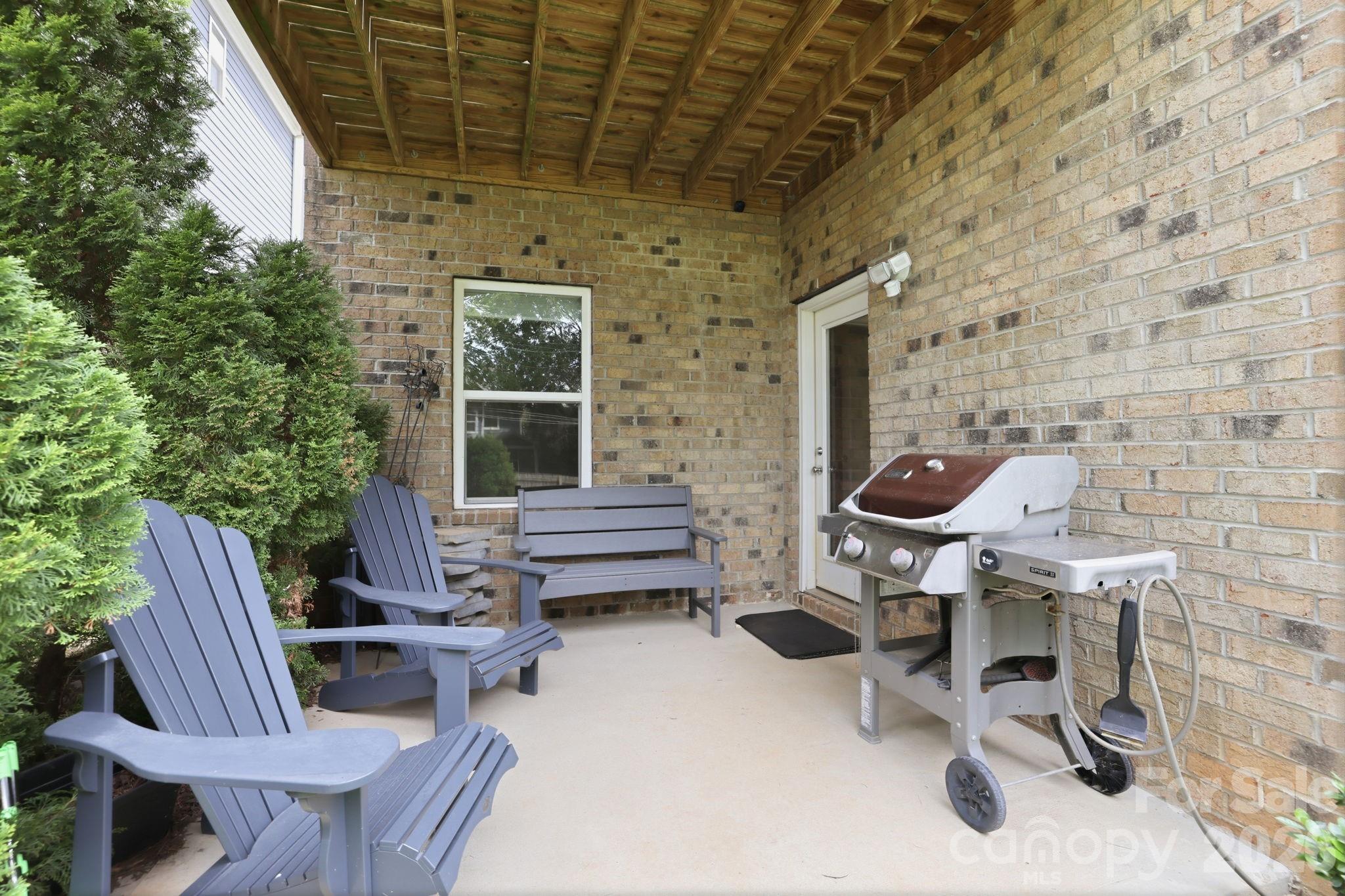 400 Belton Street Property Photo 26