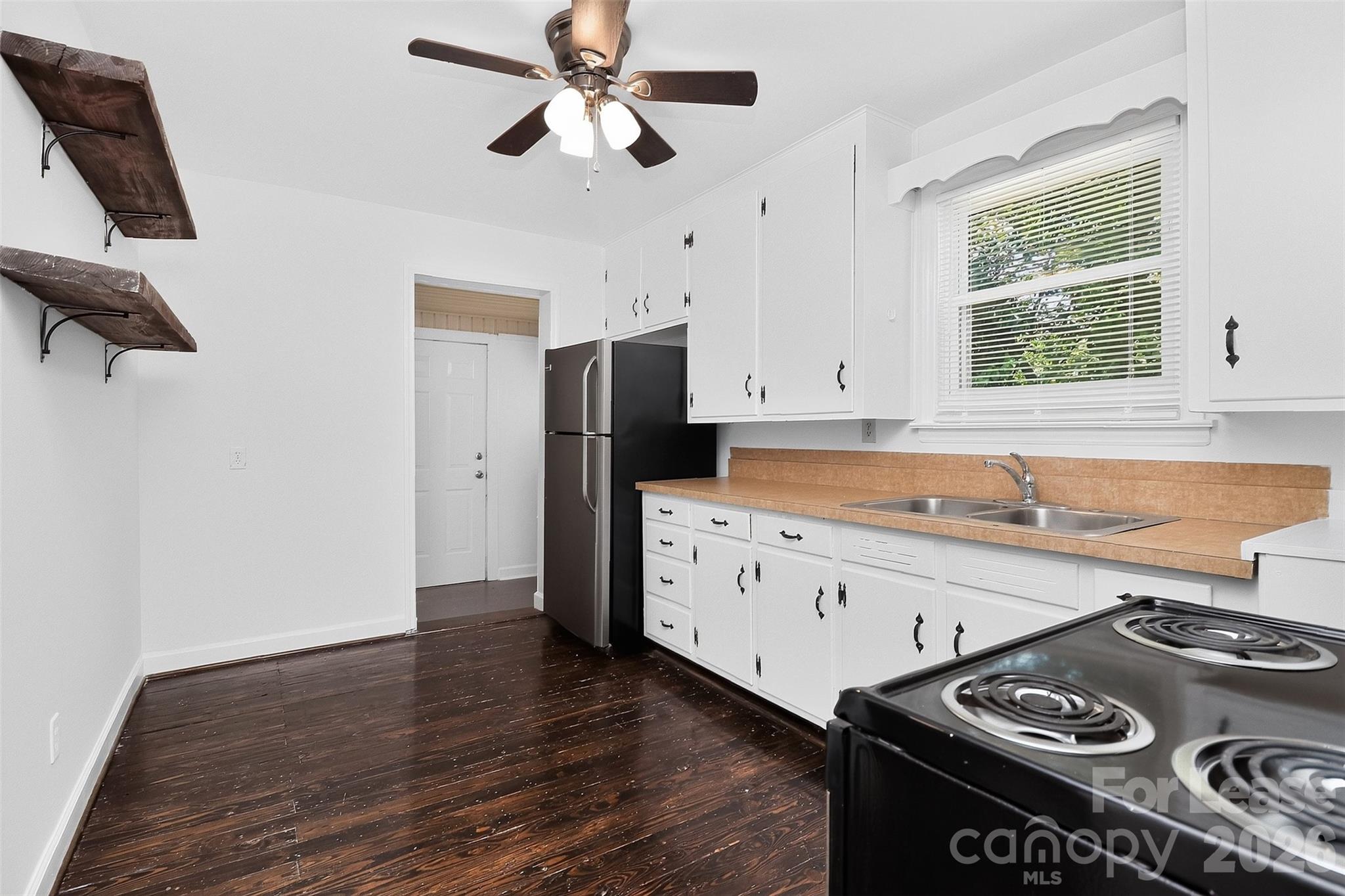 4914 Unaka Avenue Property Photo 5