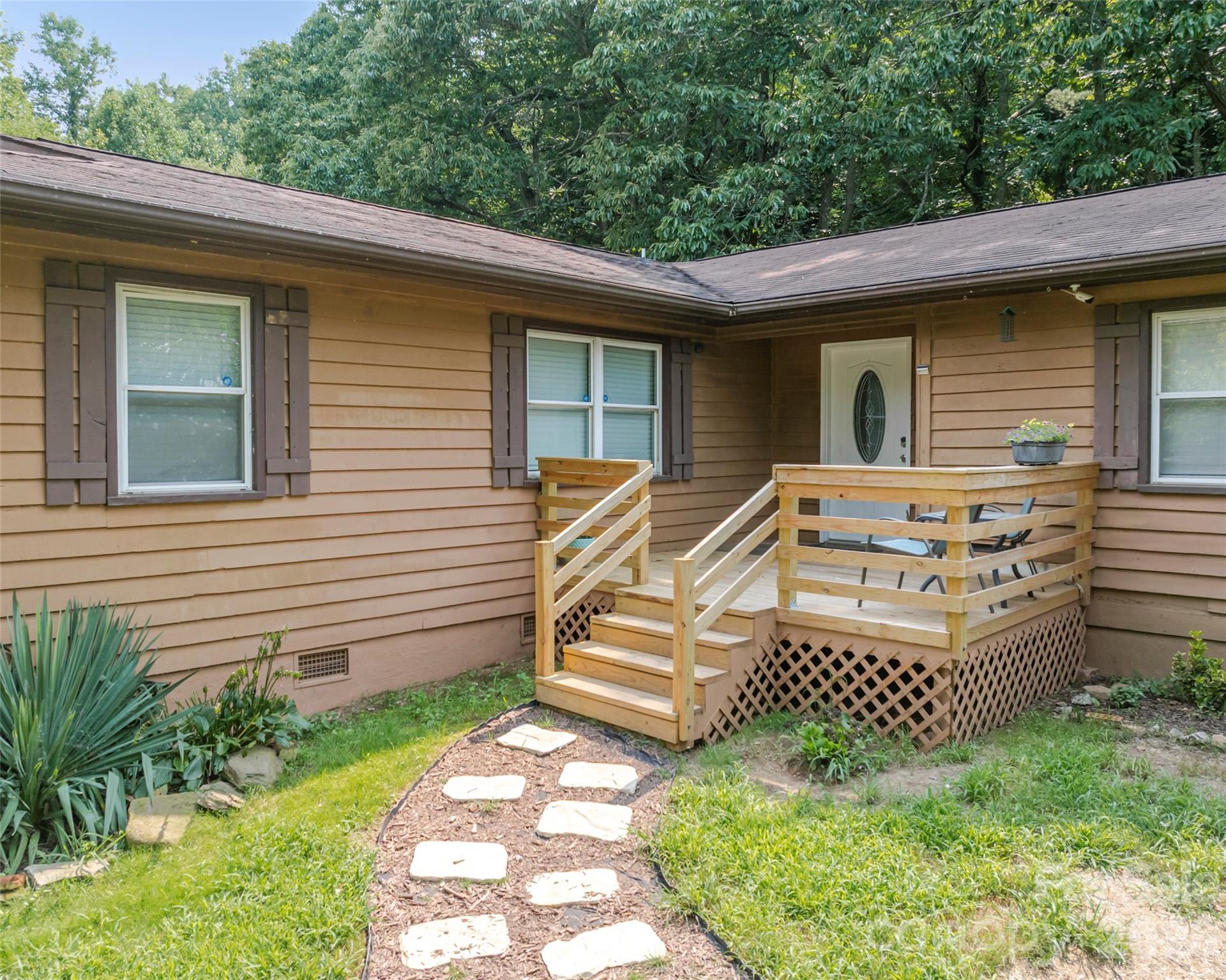 2100 Pisgah Highway Property Photo 2