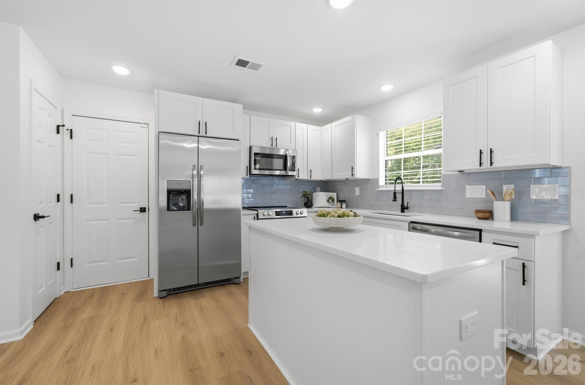 4611 Rock Stream Drive Property Photo 11