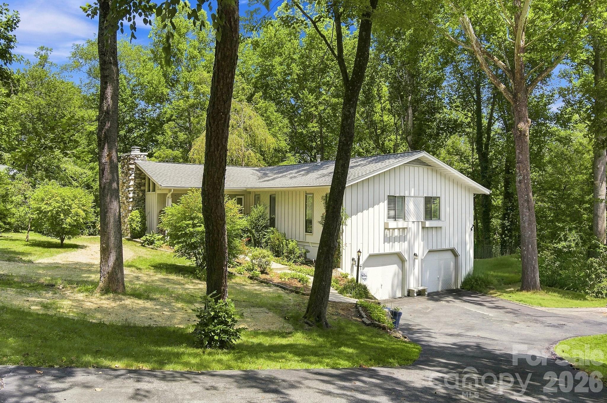 3020 Chestnut Tree Road Property Photo 1
