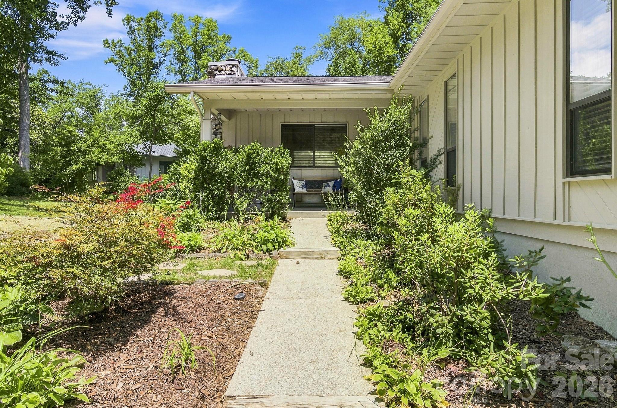 3020 Chestnut Tree Road Property Photo 2