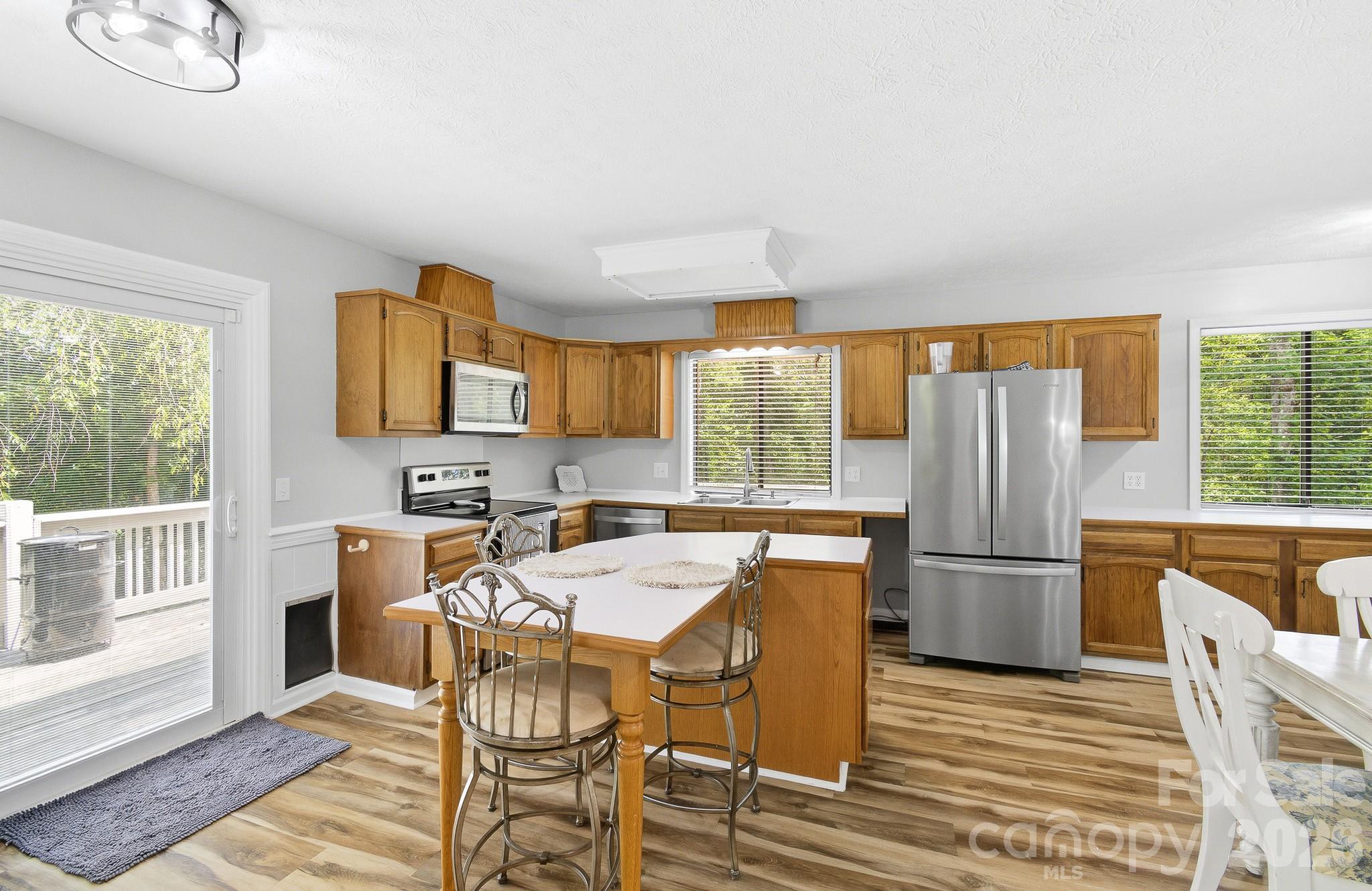 3020 Chestnut Tree Road Property Photo 10