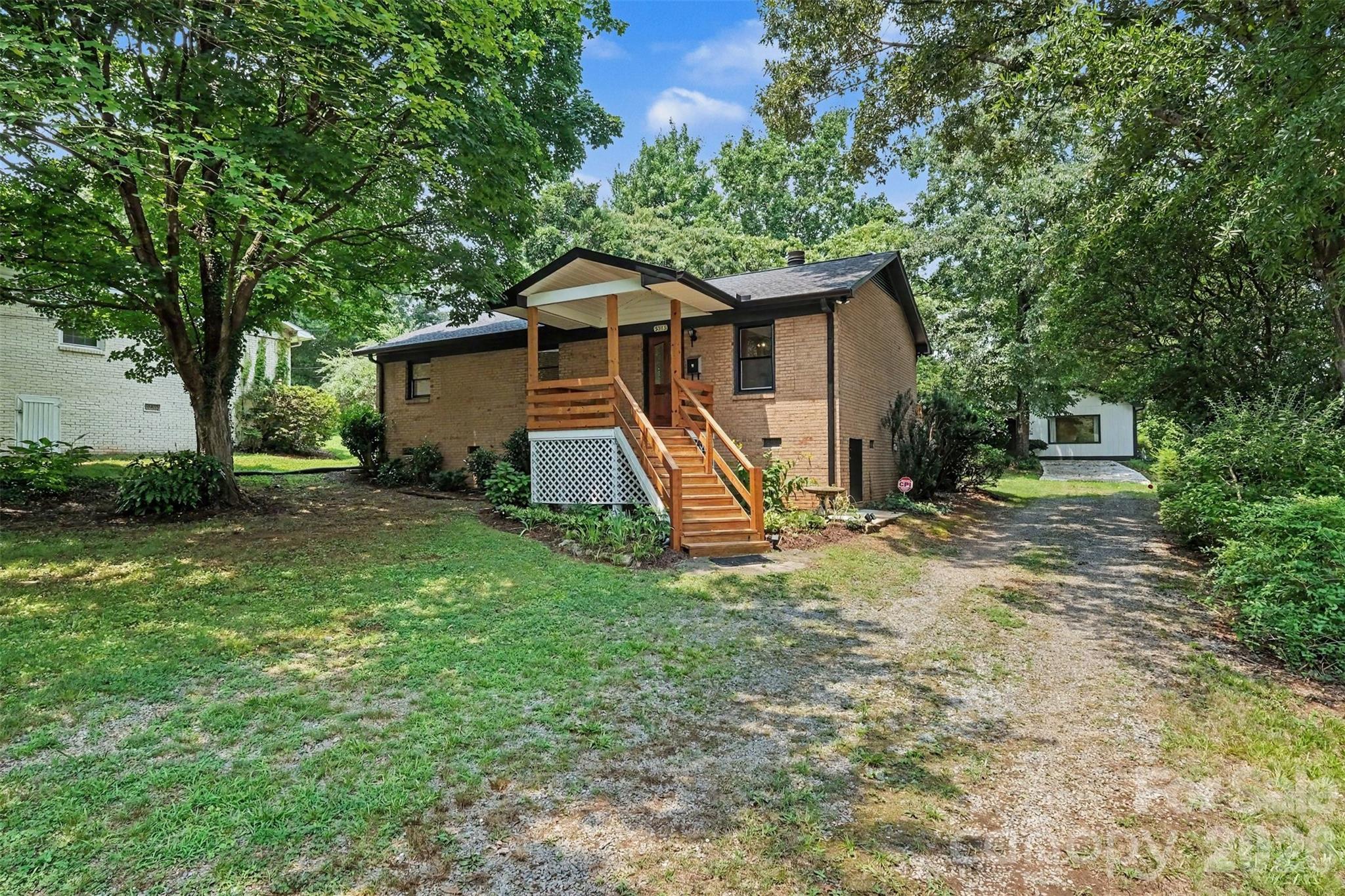5315 Ruth Drive Property Photo 2