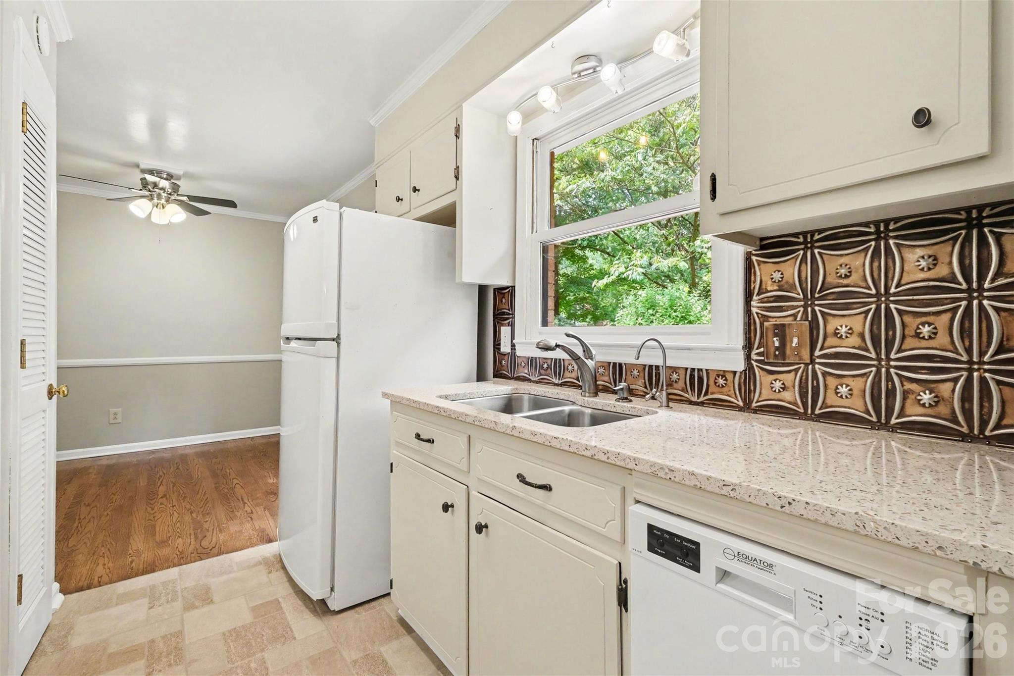 5315 Ruth Drive Property Photo 7