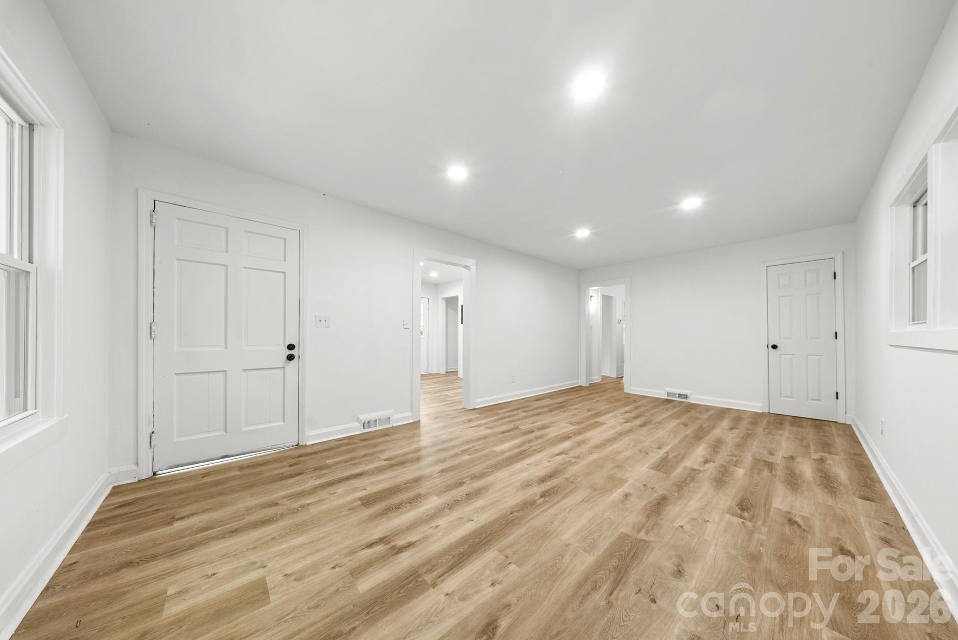 2500 Markham Court Property Photo 3