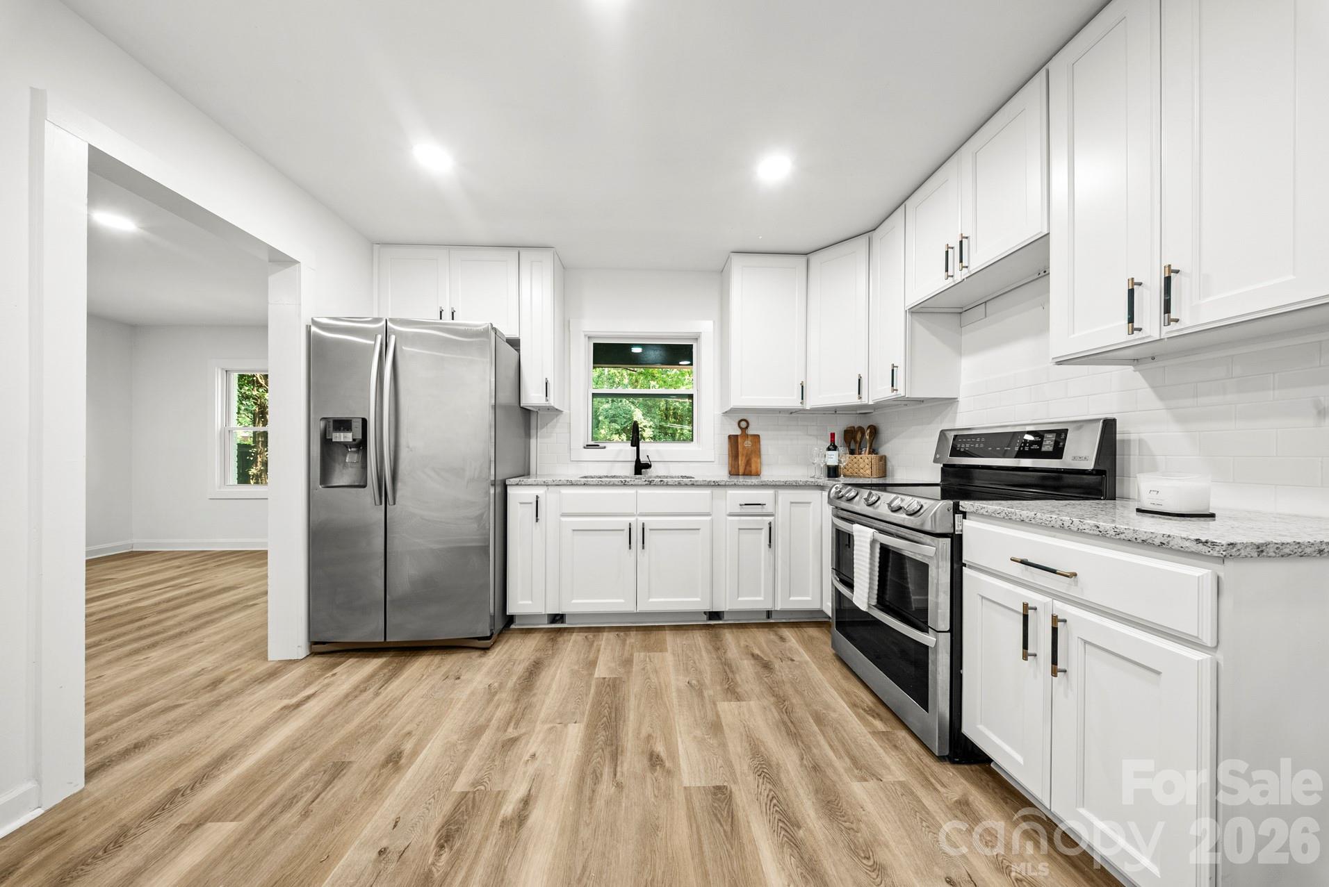 2500 Markham Court Property Photo 7